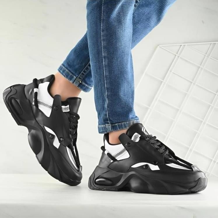     			Akiko ACTIVE CORE Black Men's Sneakers