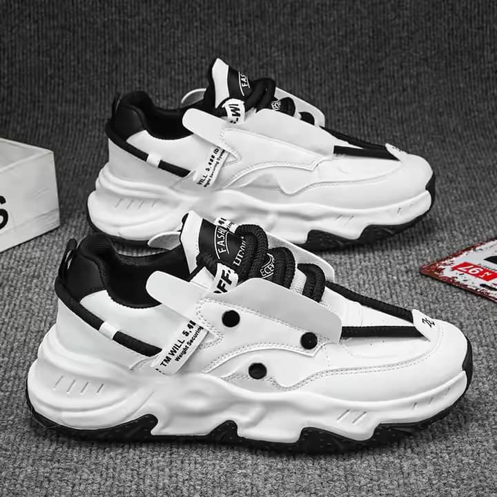    			Akiko WAVESTRIDE Black Men's Sneakers