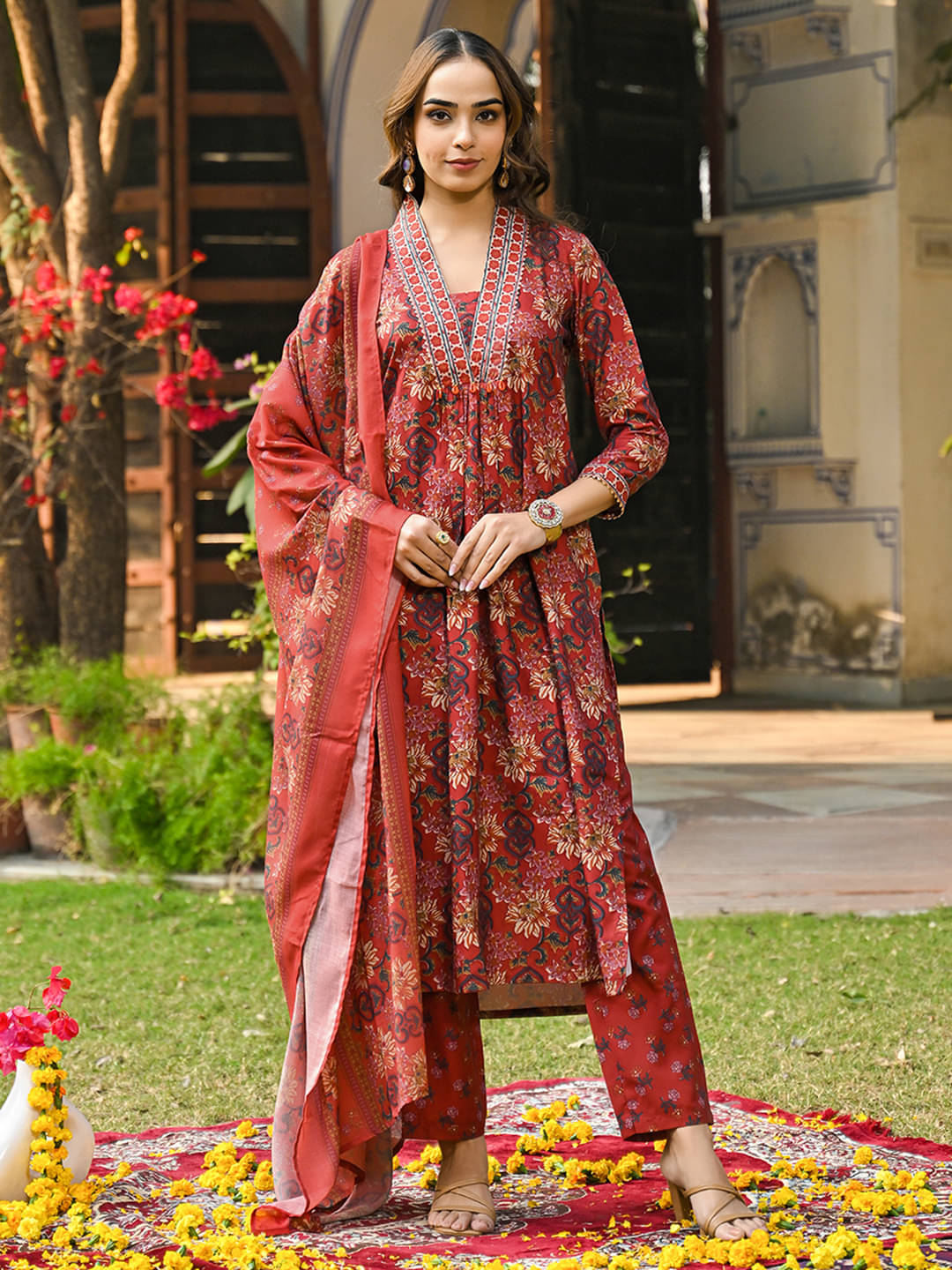     			Vaamsi Rayon Printed Kurti With Pants Women's Stitched Salwar Suit - Red ( Pack of 1 )