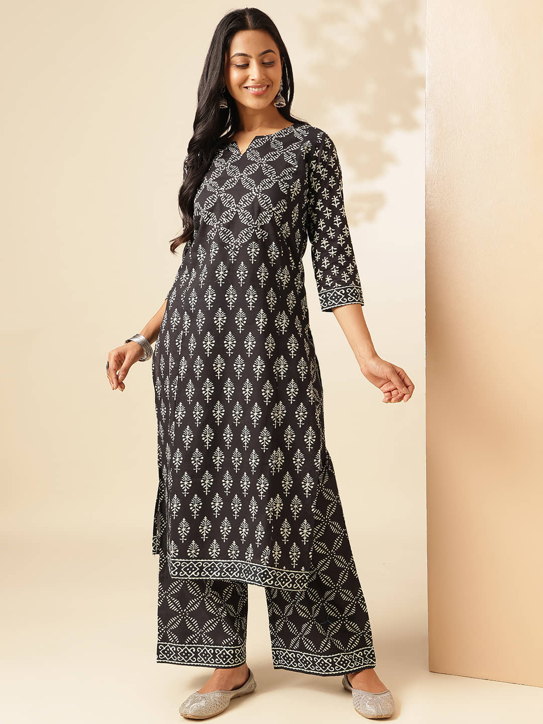 Vbuyz Cotton Printed Kurti With Palazzo Women's Stitched Salwar Suit - Black ( Pack of 1 )