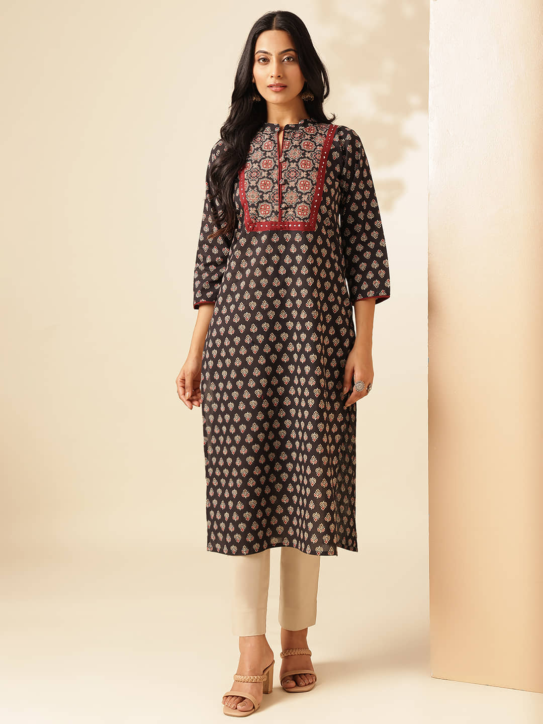 Vbuyz Pack of 1 Cotton Printed Straight Women's Kurti - ( Black ) - Kurtis, Tunics | Buy online on ZillyBuy