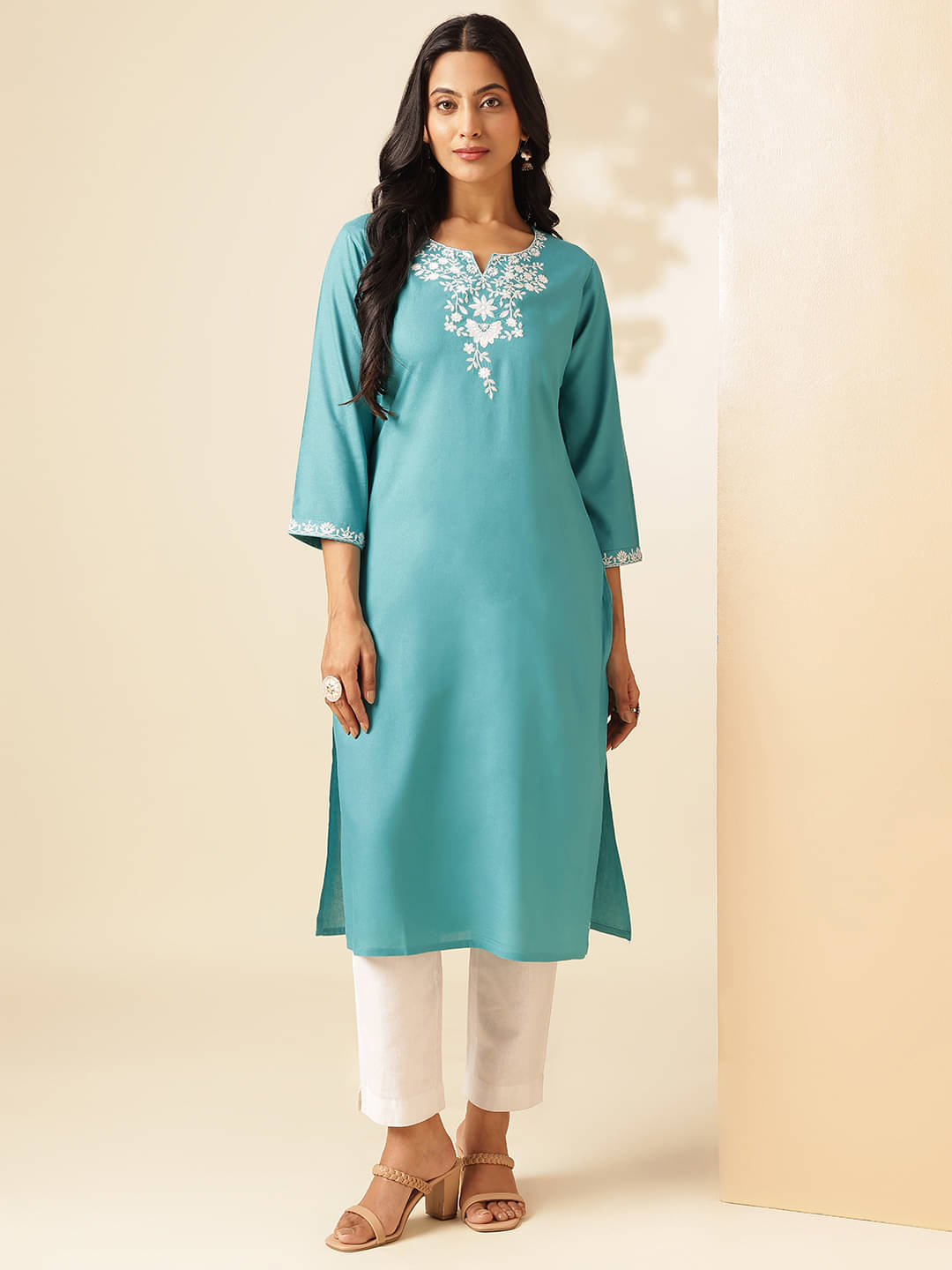     			Vbuyz Pack of 1 Rayon Embroidered Straight Women's Kurti - ( Turquoise )