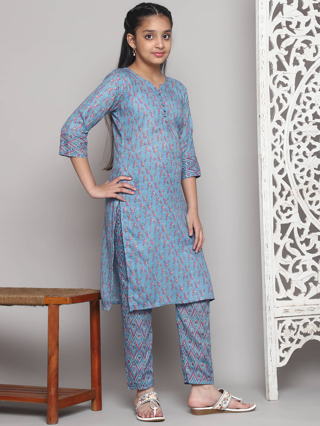 Vetrokart Girls Rayon Kurti with Pants ( Pack of 1 , Sky Blue )