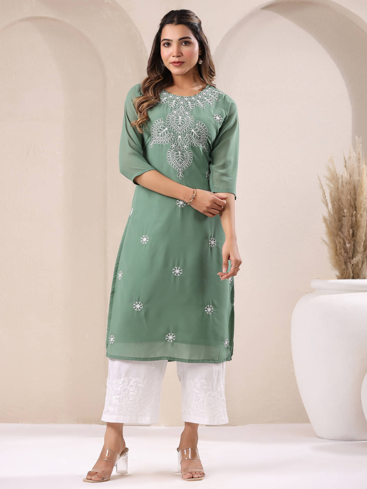 Janasya Pack of 1 Georgette Embroidered Straight Women's Kurti - ( Green )     			Janasya Pack of 1 Georgette Embroidered Straight Women's Kurti - ( Green )