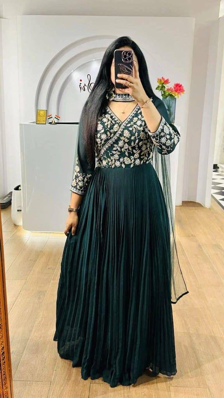 aplix Green Flared Georgette Women's Stitched Ethnic Gown ( Pack of 1 ) aplix Green Flared Georgette Women's Stitched Ethnic Gown ( Pack of 1 )