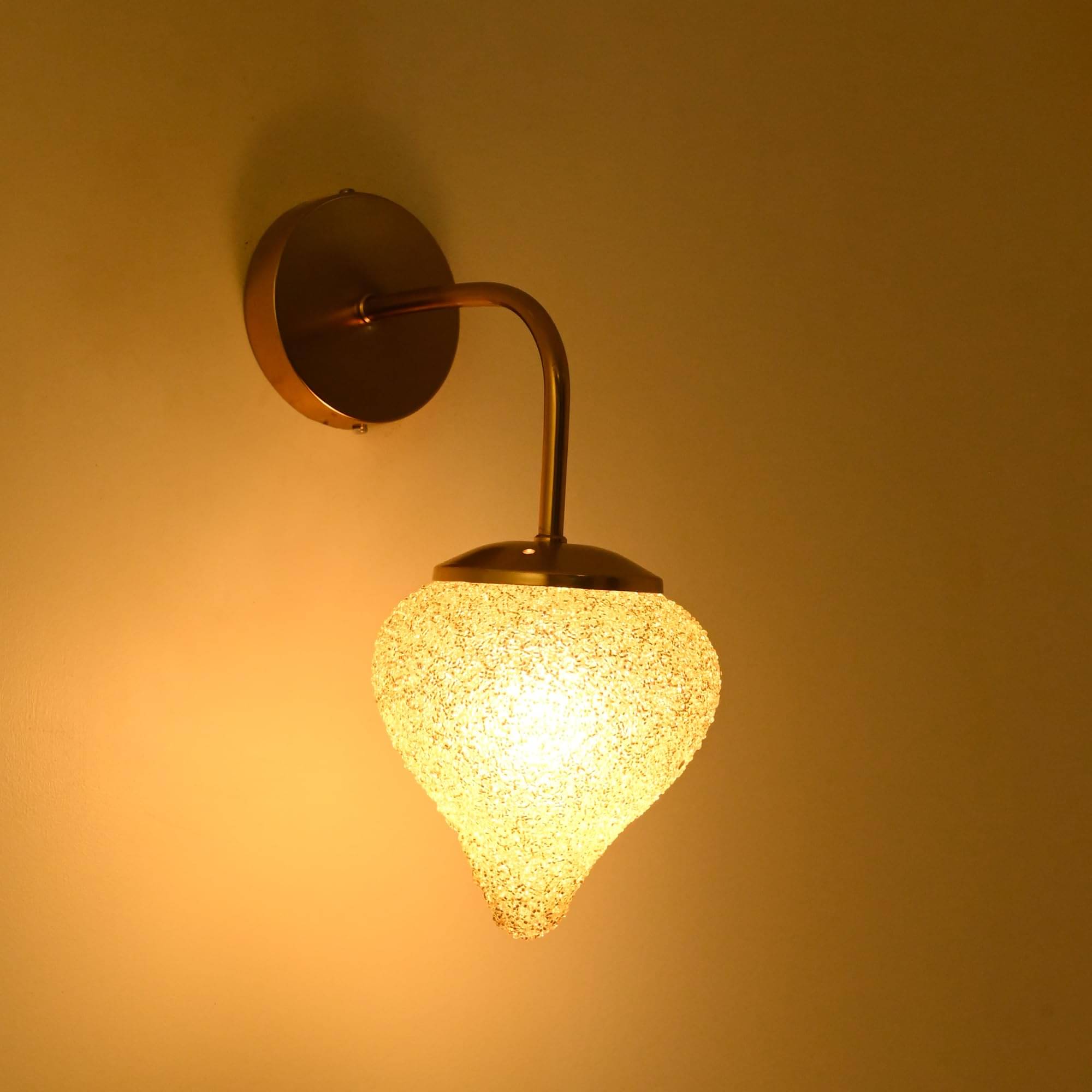 AFAST Gold Wallchiere ( Pack Of 1 ) AFAST Gold Wallchiere ( Pack Of 1 )