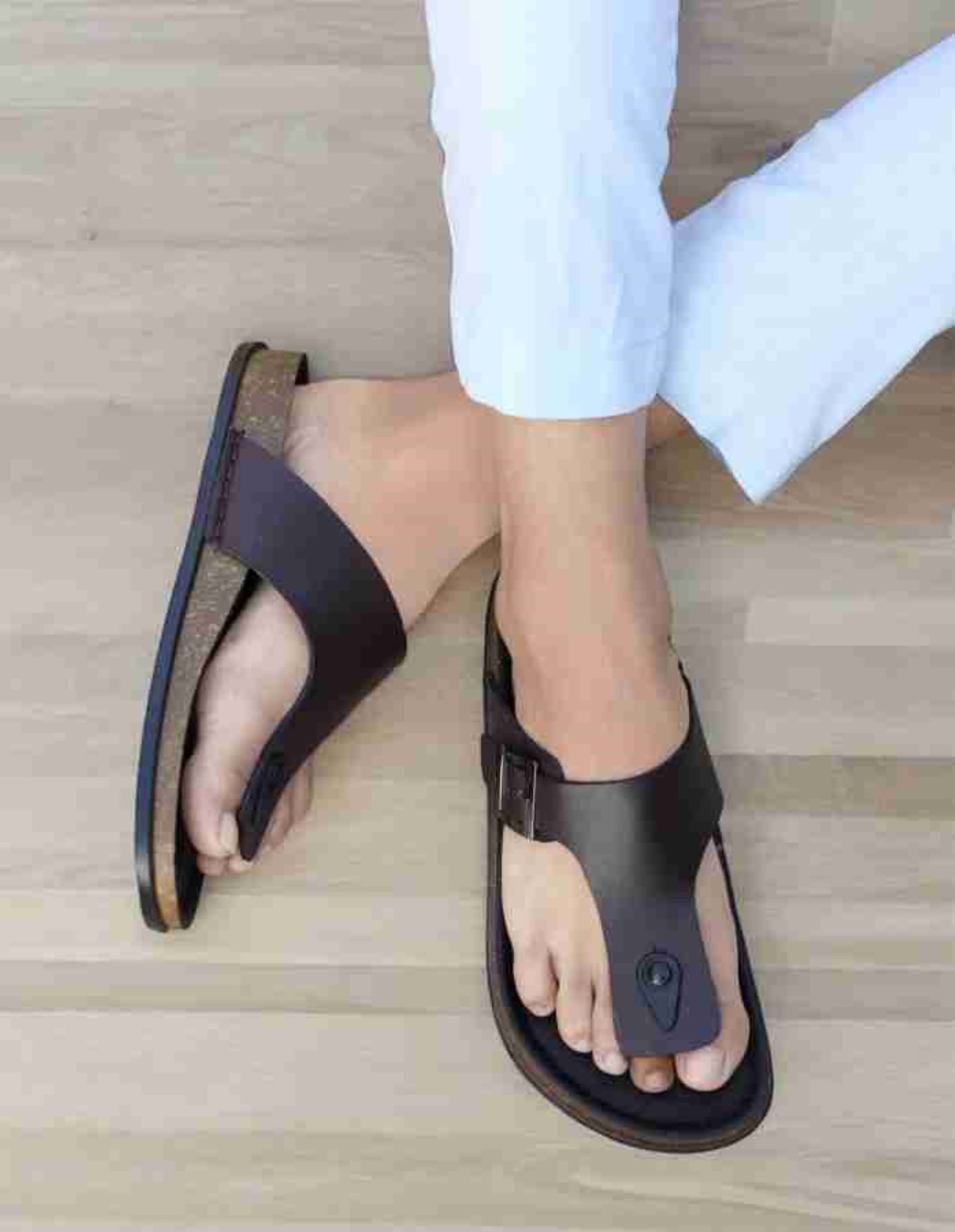 Akiko Brown Men's Daily Slipper