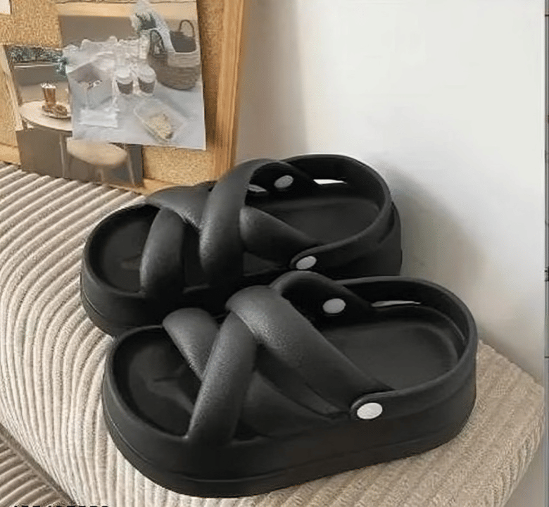     			Heliz Amiro Black Women's Daily Slipper