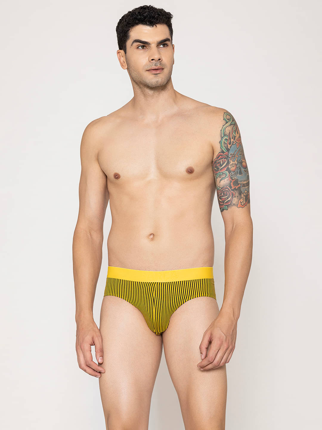John Players Pack of 1 Cotton Blend Briefs For Men's ( Yellow ) John Players Pack of 1 Cotton Blend Briefs For Men's ( Yellow )
