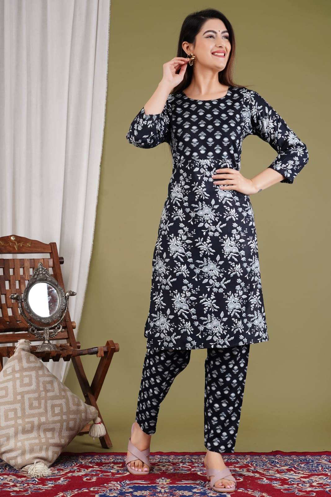 LOOK N LIKE Viscose Printed Kurti With Pants Women's Stitched Salwar Suit - Black ( Pack of 1 ) LOOK N LIKE Viscose Printed Kurti With Pants Women's Stitched Salwar Suit - Black ( Pack of 1 )