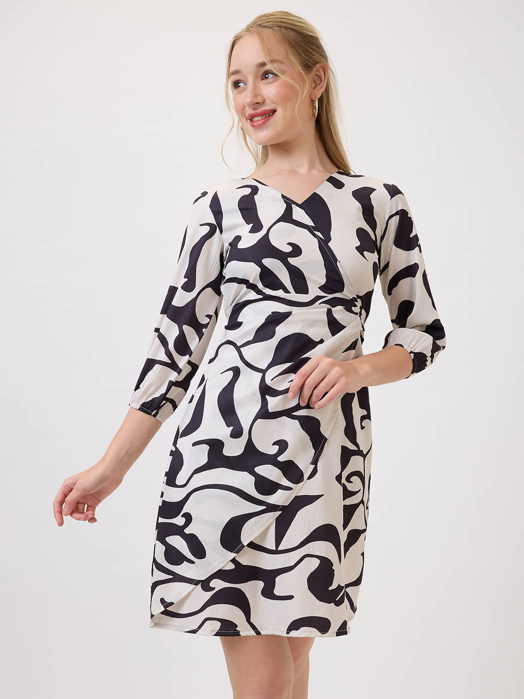     			Amarasha Women Polyester Printed Wrap Dress ( Black )