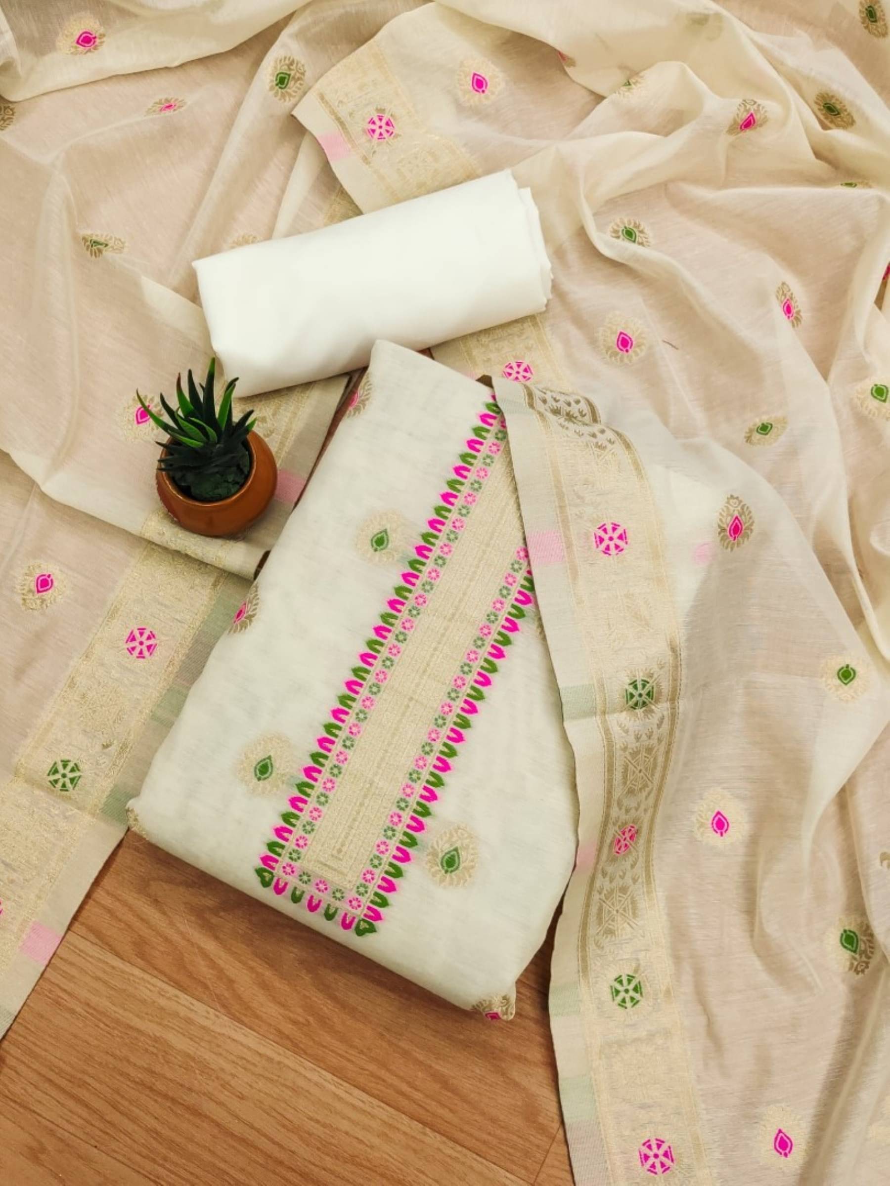     			Rangtulika Ethnics Unstitched Silk Blend Embroidered Dress Material - White ( Pack of 1 )