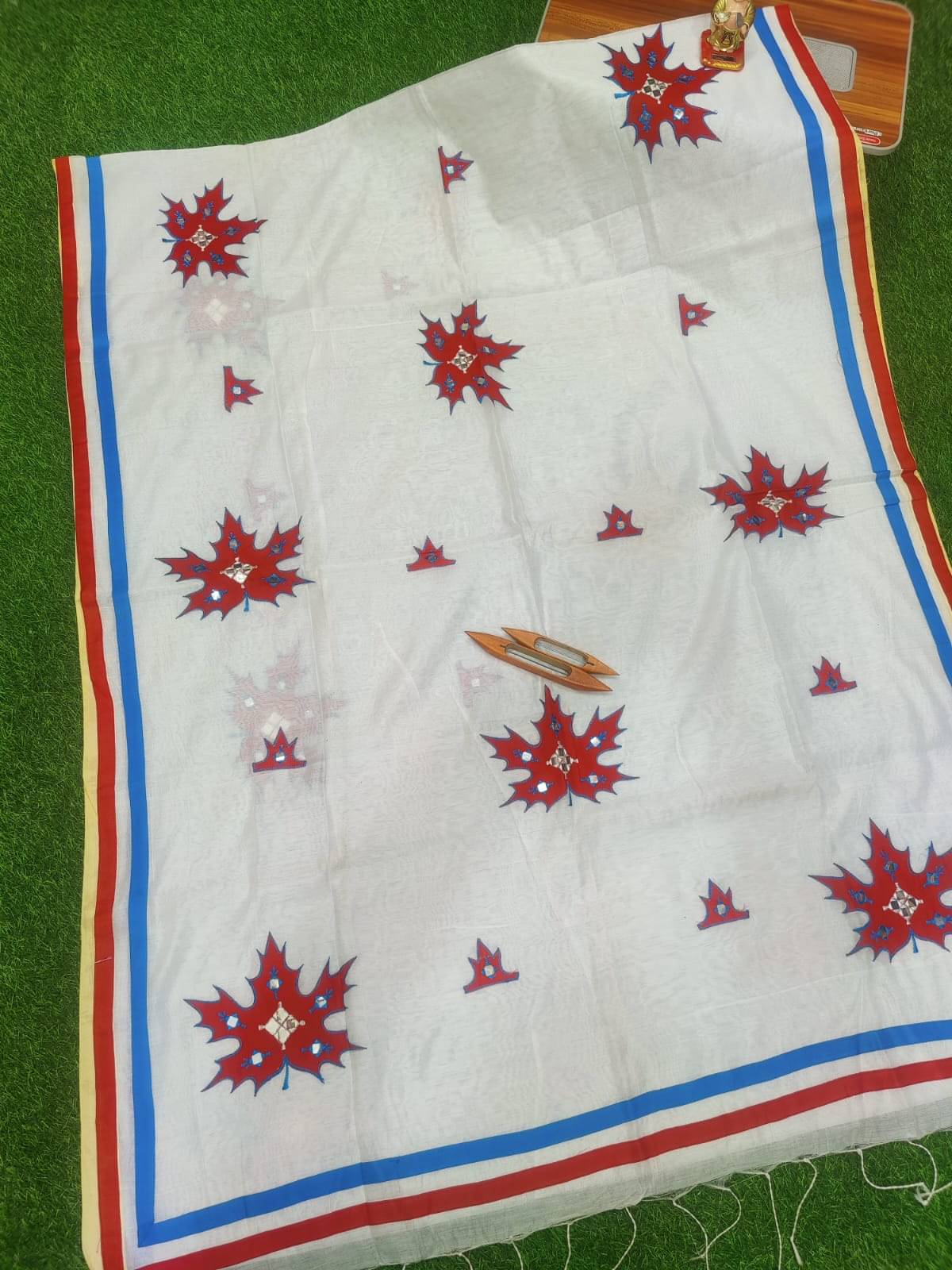 SARADA HANDLOOM Cotton Printed Saree With Unstitched Blouse Piece ( White ) SARADA HANDLOOM Cotton Printed Saree With Unstitched Blouse Piece ( White )