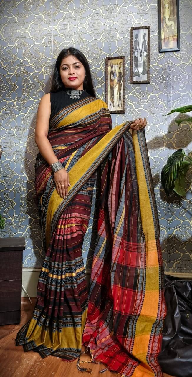 SARADA HANDLOOM Cotton Striped Saree With Unstitched Blouse Piece ( Multicolor ) SARADA HANDLOOM Cotton Striped Saree With Unstitched Blouse Piece ( Multicolor )