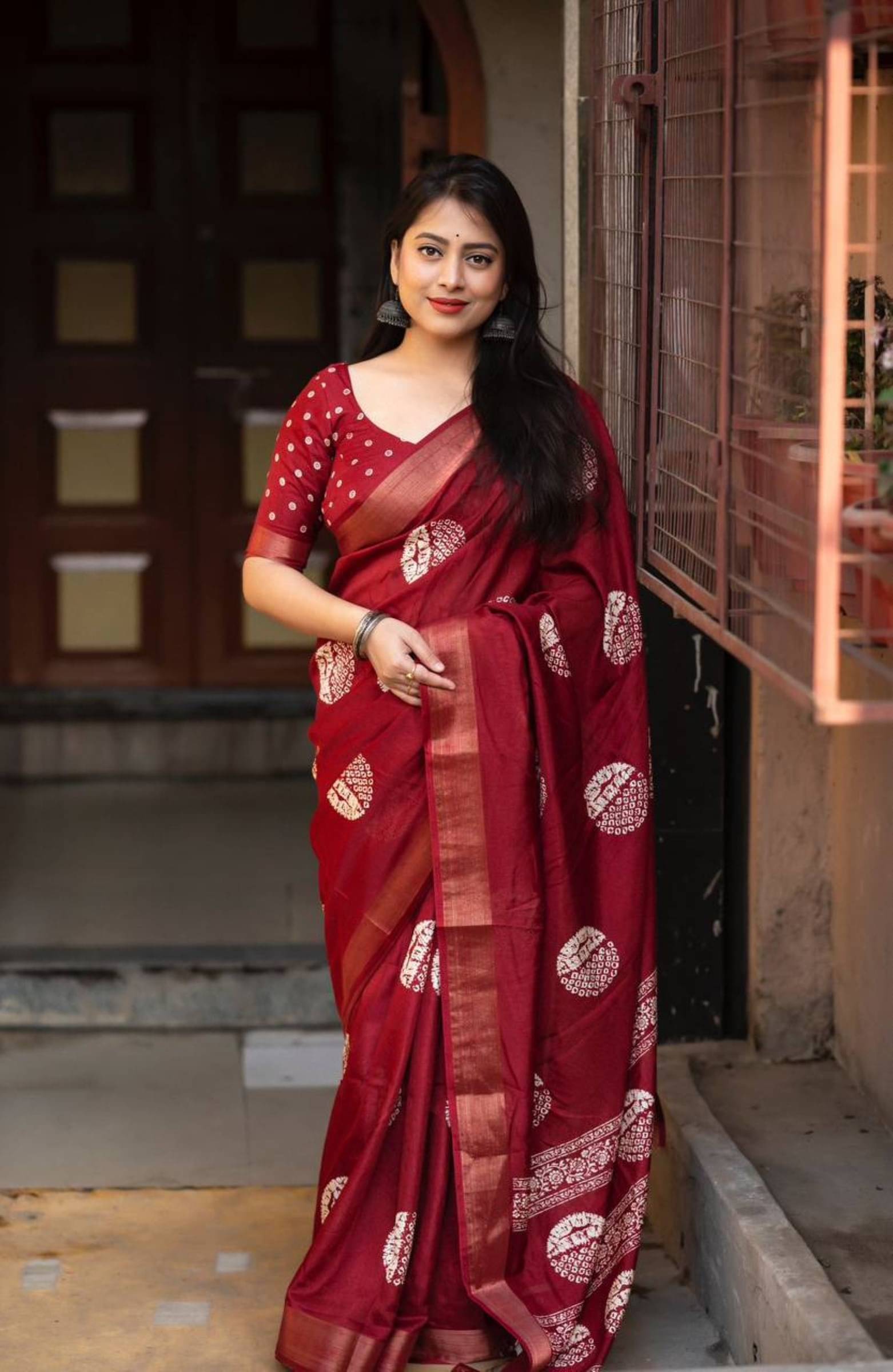     			Rangtulika Ethnics Cotton Printed Saree With Unstitched Blouse Piece ( Red )