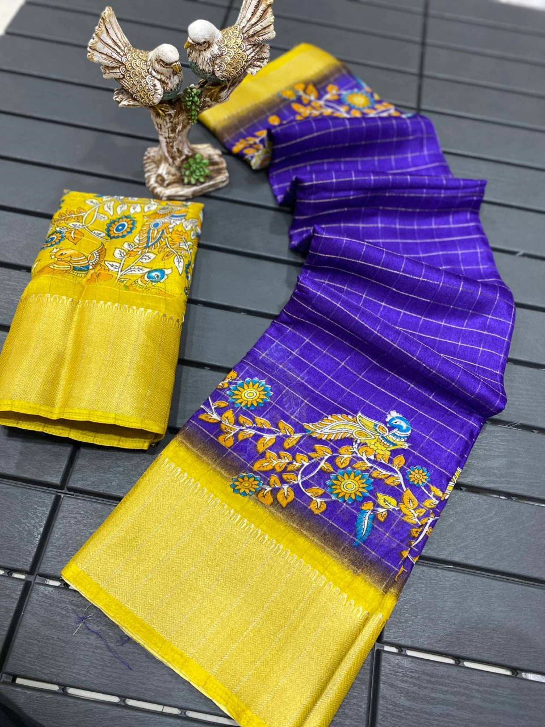 Rangtulika Ethnics Cotton Printed Saree With Unstitched Blouse Piece ( Blue ) Rangtulika Ethnics Cotton Printed Saree With Unstitched Blouse Piece ( Blue )