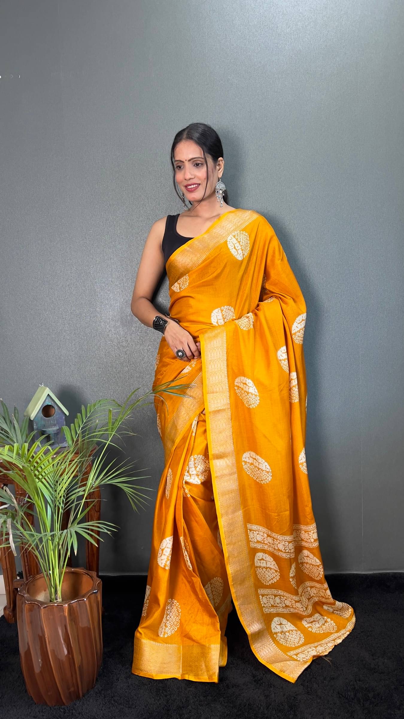 Rangtulika Ethnics Cotton Solid Saree With Unstitched Blouse Piece ( Orange )     			Rangtulika Ethnics Cotton Solid Saree With Unstitched Blouse Piece ( Orange )