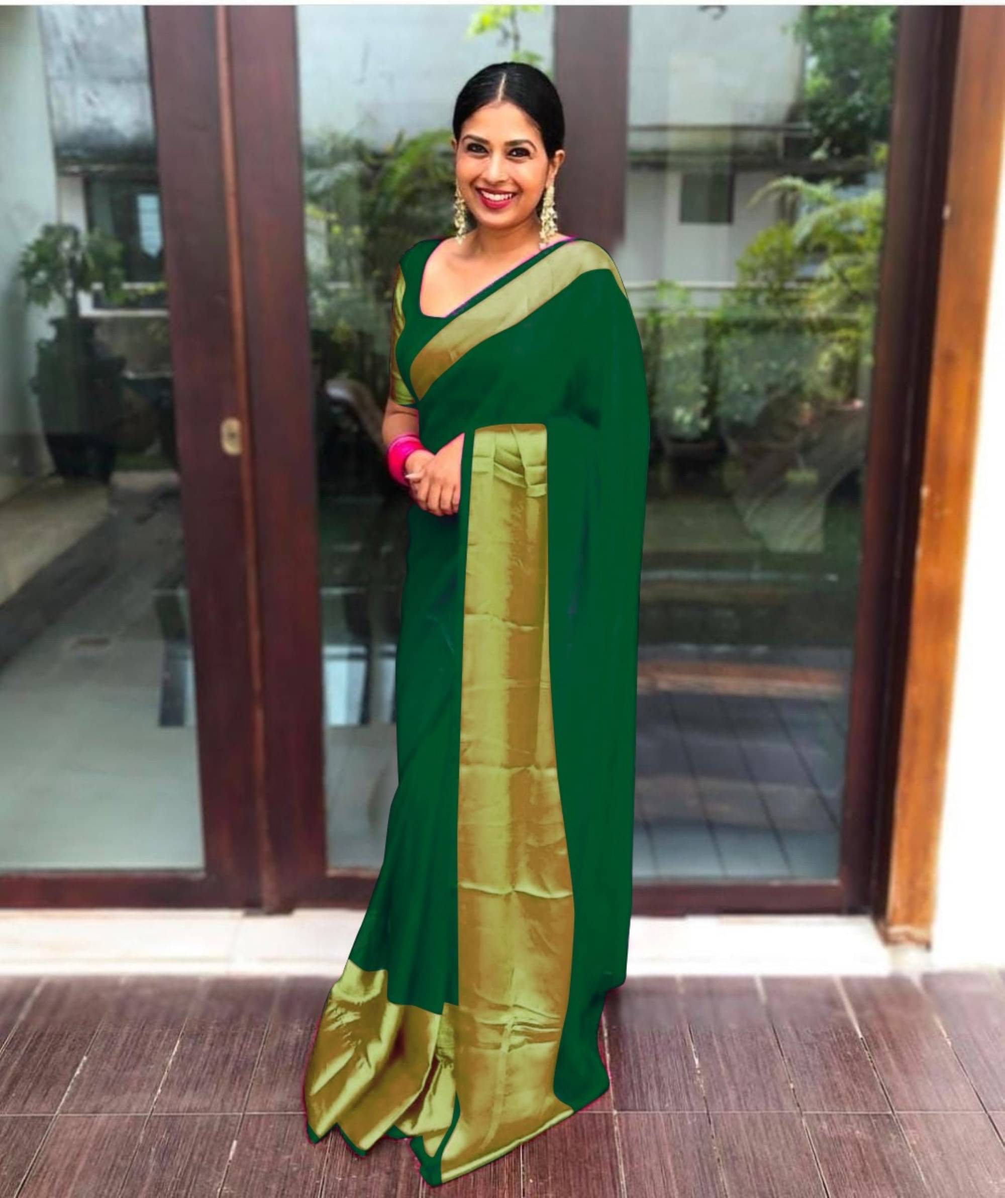Rangtulika Ethnics Georgette Solid Saree With Unstitched Blouse Piece ( Green ) Rangtulika Ethnics Georgette Solid Saree With Unstitched Blouse Piece ( Green )