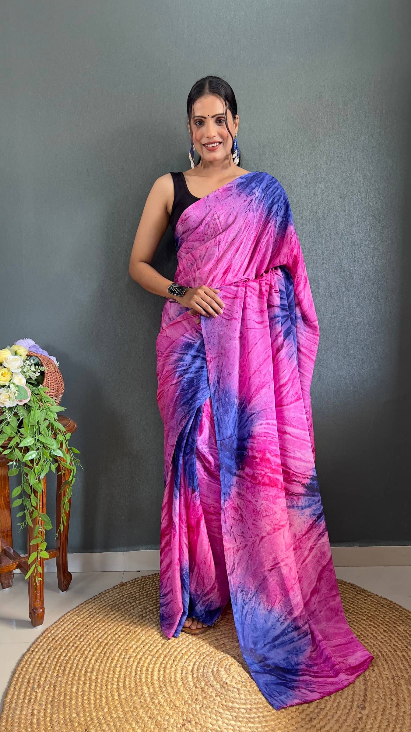     			Rangtulika Ethnics Linen Solid Saree With Unstitched Blouse Piece ( Multicolor )