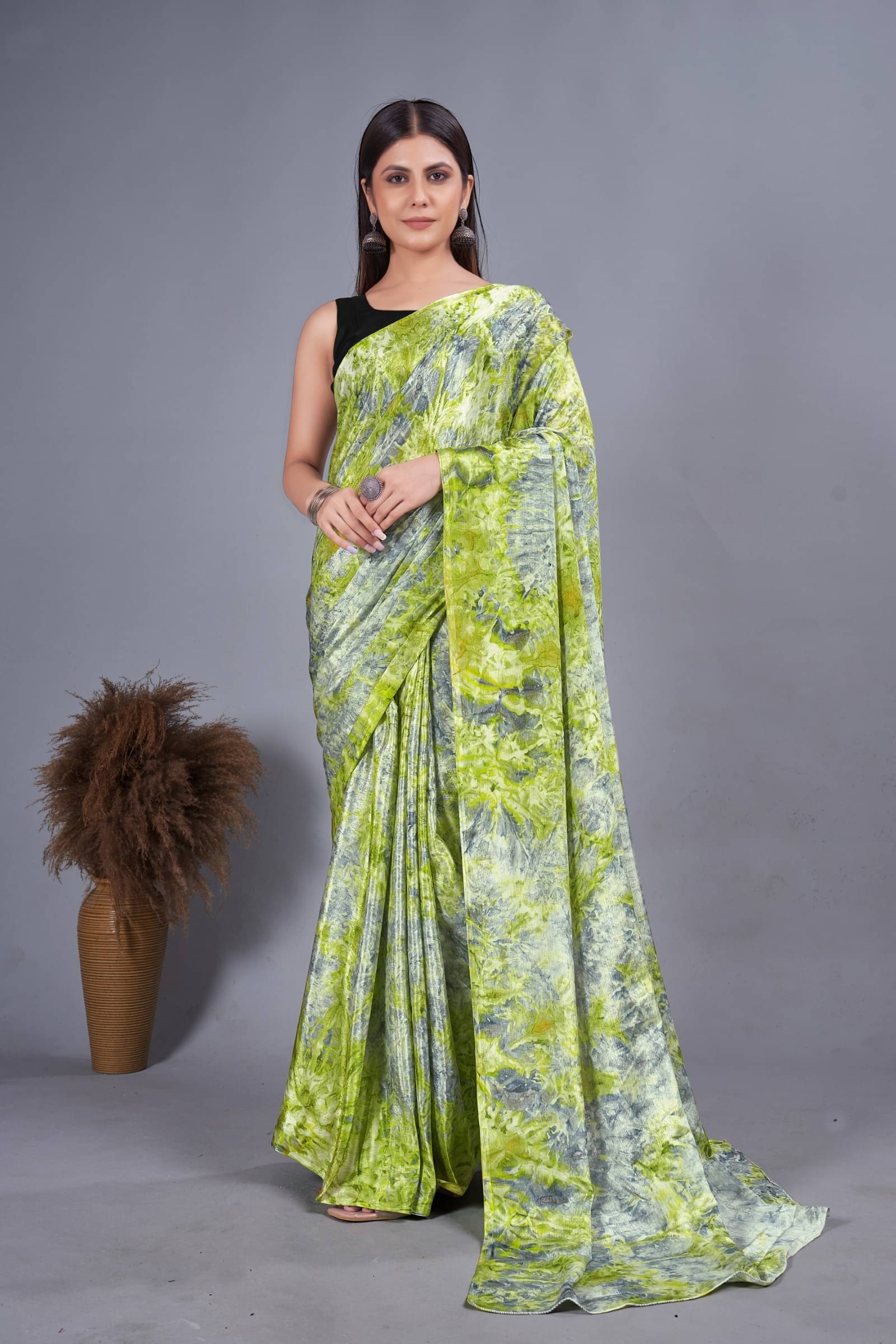     			Rangtulika Ethnics Linen Solid Saree With Unstitched Blouse Piece ( Green )