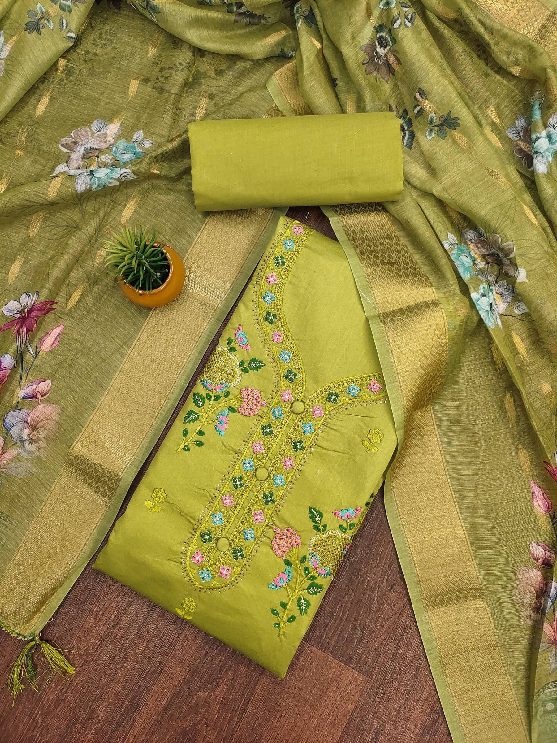 Rangtulika Ethnics Unstitched Cotton Embroidered Dress Material - Green ( Pack of 1 ) - Unstitched Fabrics | Buy online on ZillyBuy