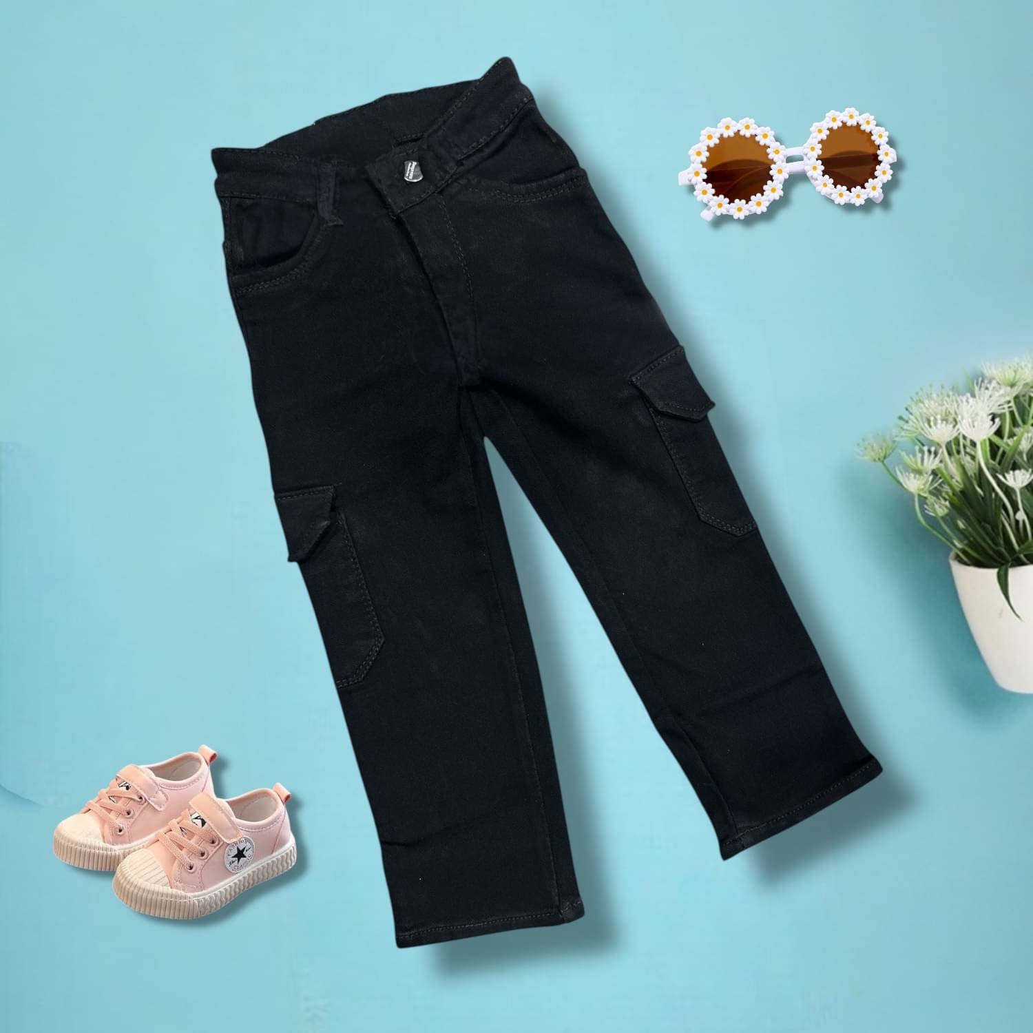     			ICONIC ME Girls Denim Jeans ( Pack of 1 , Black )