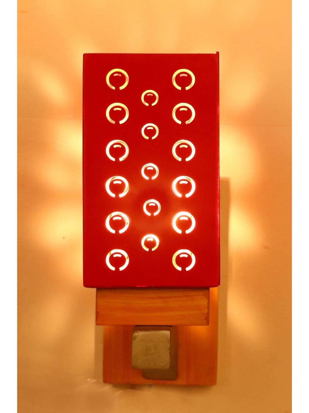 AFAST Red Wallchiere ( Pack of 1 ) AFAST Red Wallchiere ( Pack of 1 )