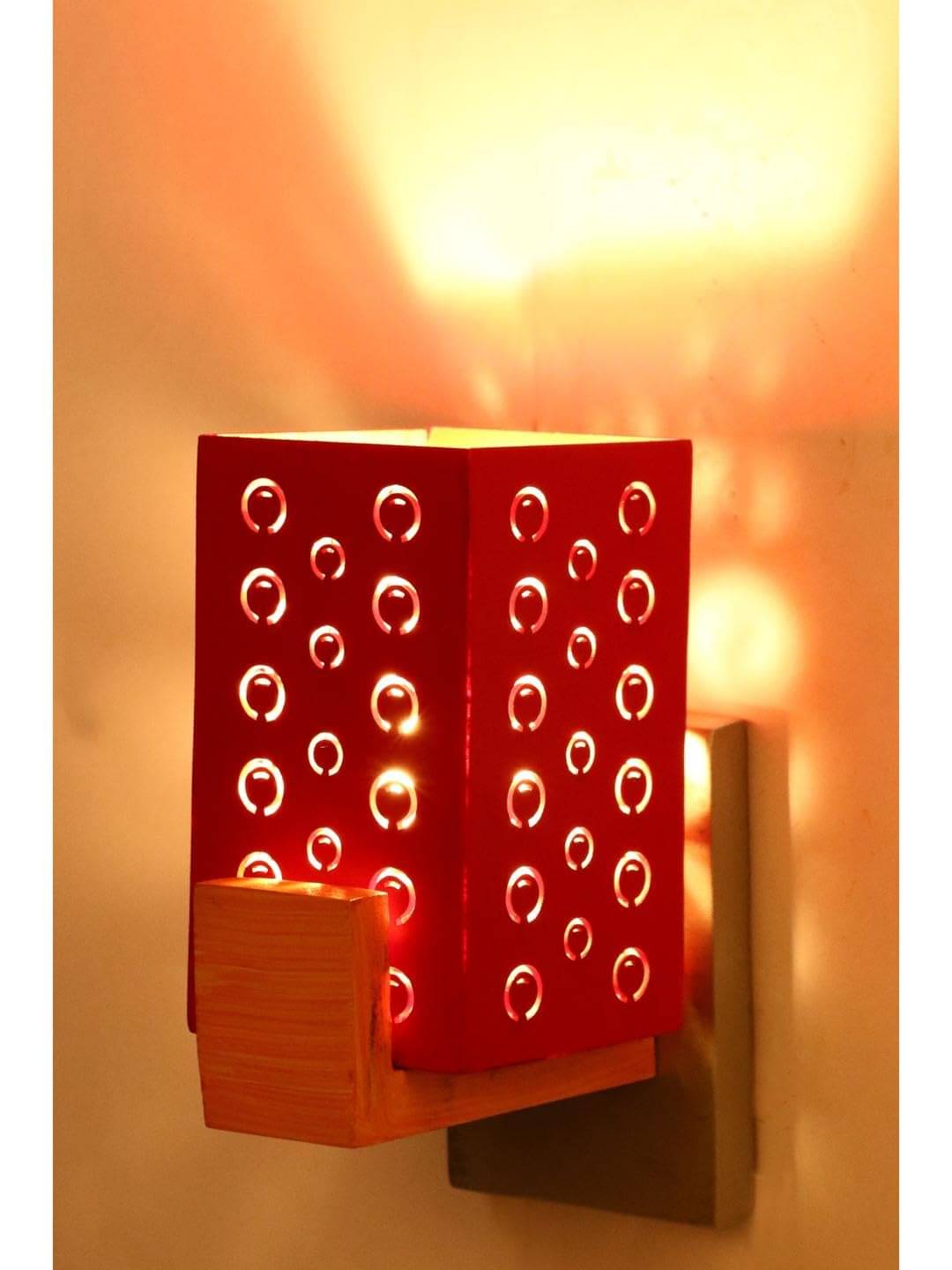 AFAST Red Wallchiere ( Pack of 1 ) AFAST Red Wallchiere ( Pack of 1 )