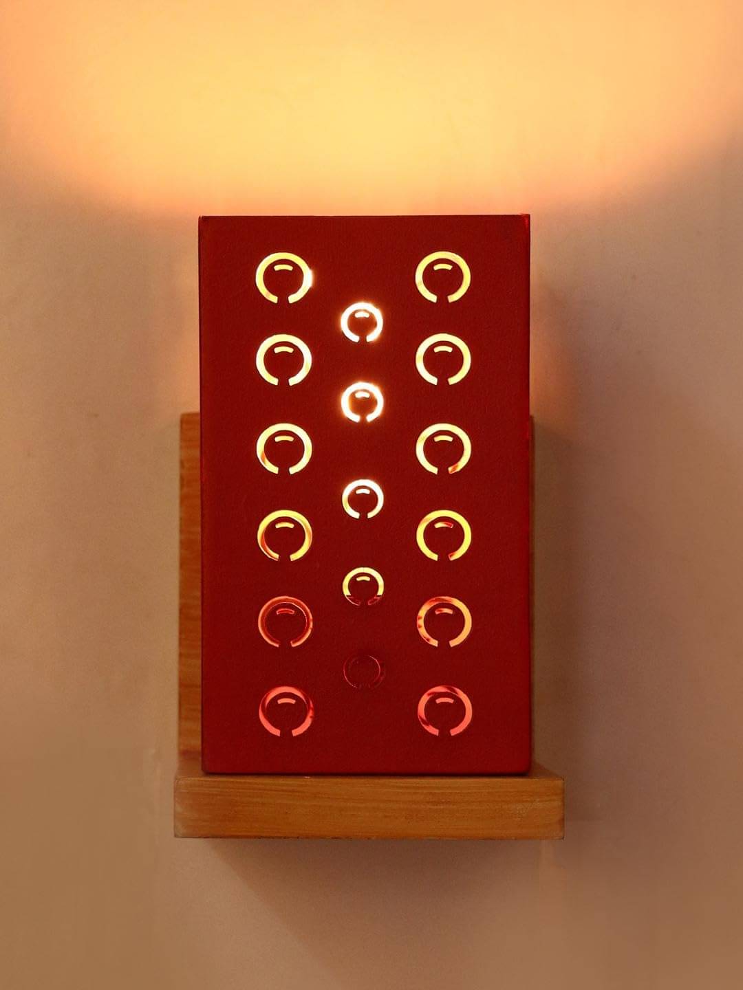 AFAST Red Wallchiere ( Pack of 1 ) AFAST Red Wallchiere ( Pack of 1 )