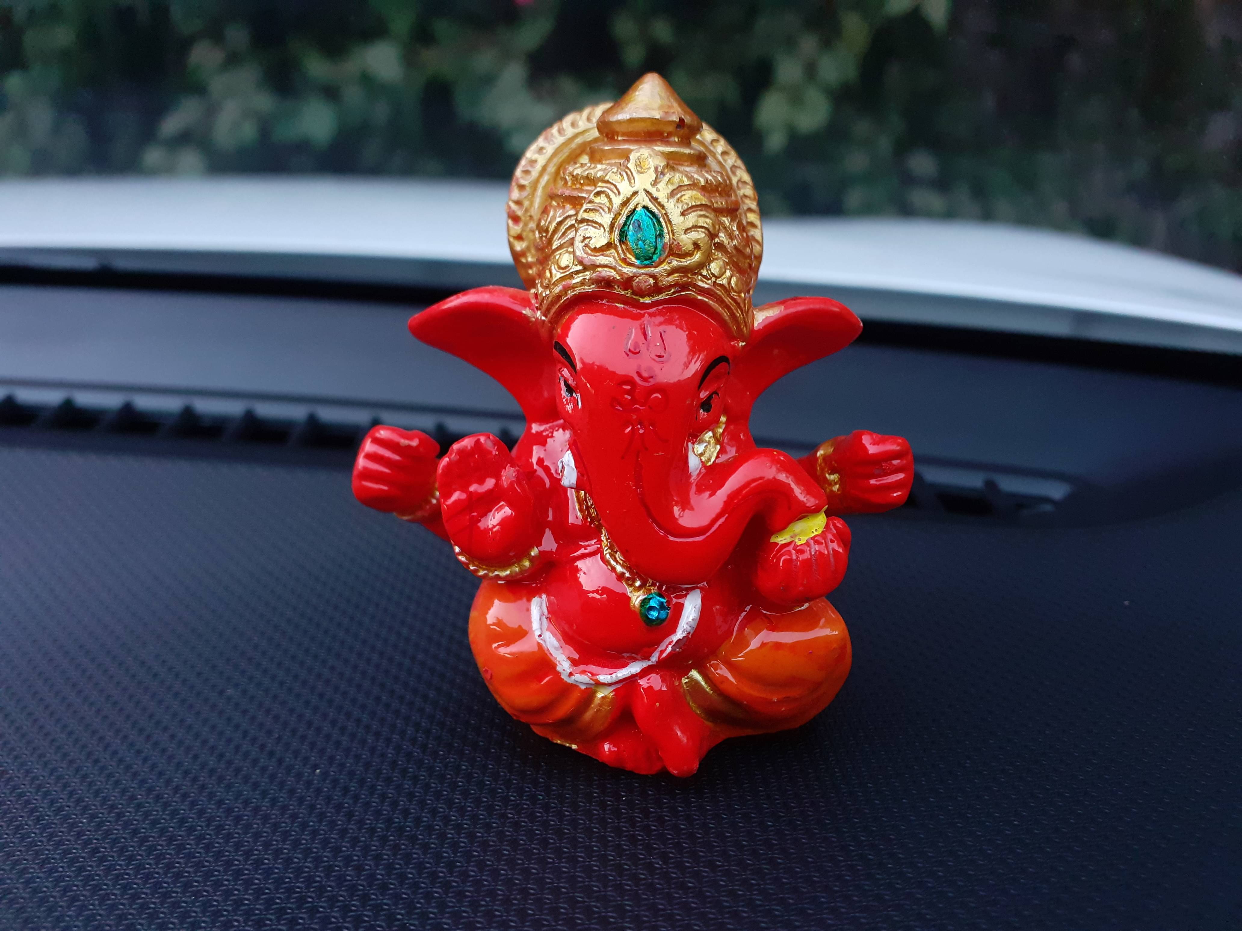 Afterstitch Lord Ganesha Idol God Statue Murti Sindoori Colour for Car Dashboard and Gifting (Pack of 1) Afterstitch Lord Ganesha Idol God Statue Murti Sindoori Colour for Car Dashboard and Gifting (Pack of 1)