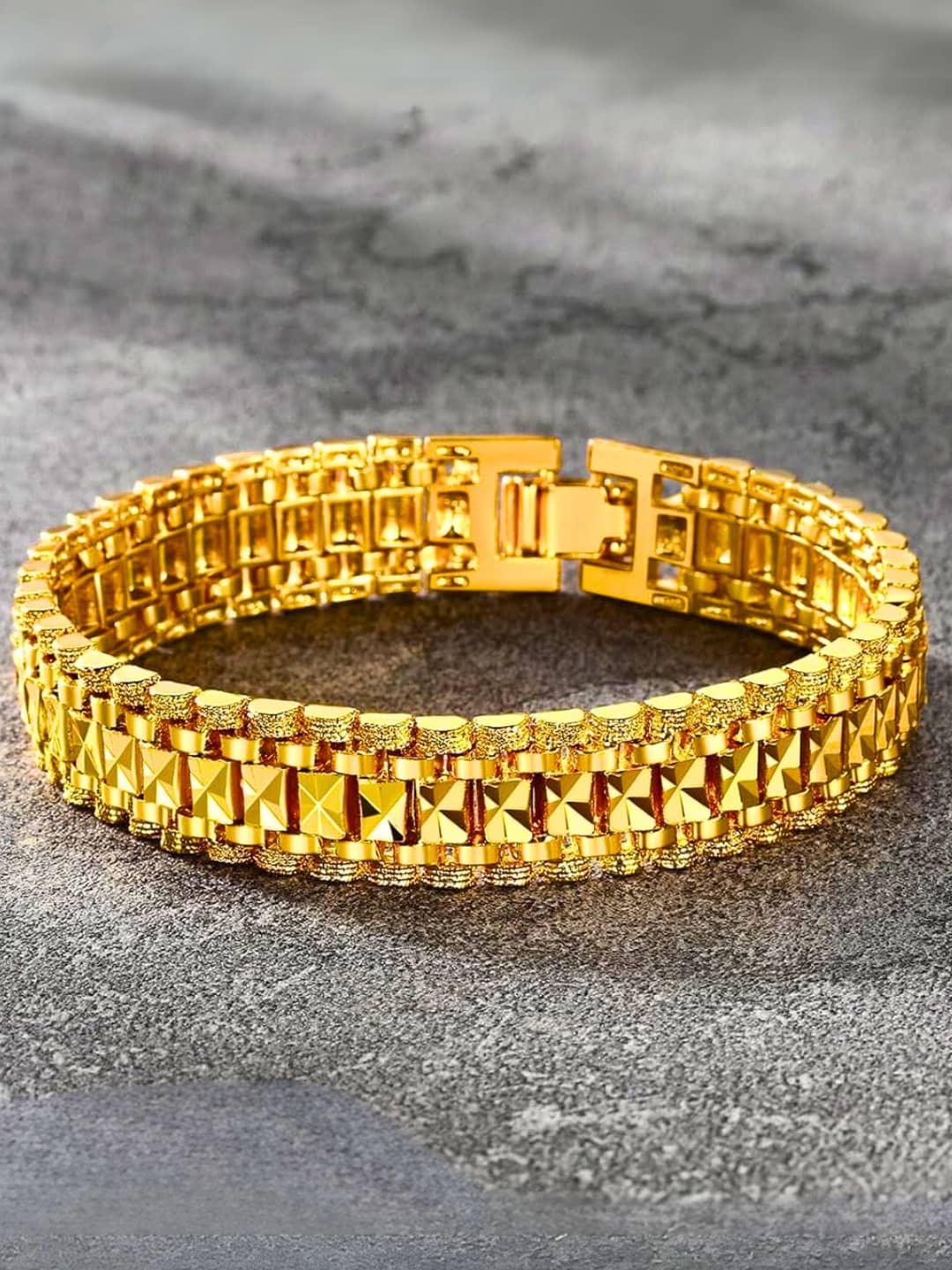 Style Wind Gold Bracelet ( Pack of 1 ) - Bangles & Bracelets | Buy online on ZillyBuy