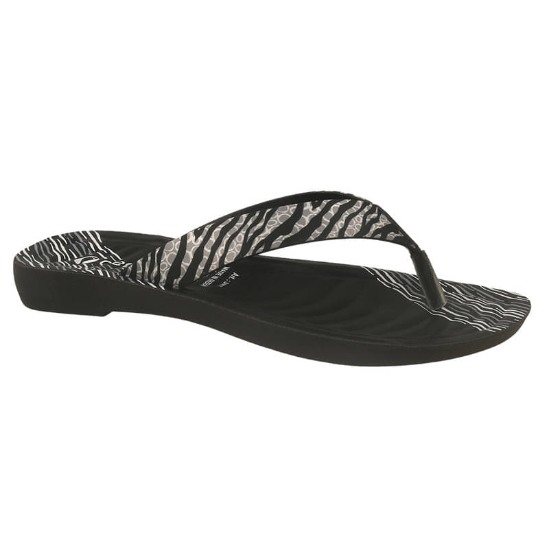     			Aeroblu Footwear Black Women's Flats