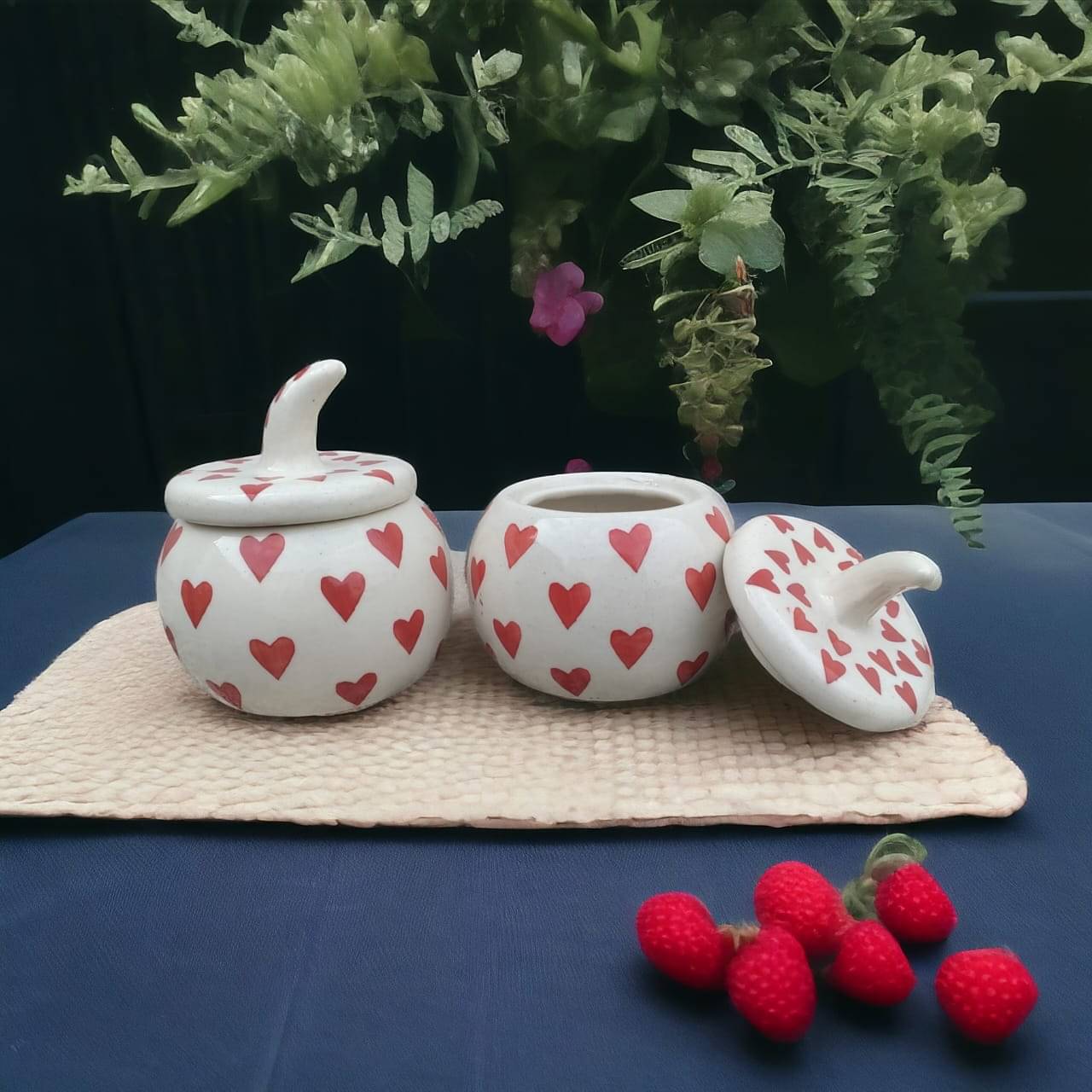 Malaikah Red Hrt Salt Jar Ceramic Red Tea/Coffee/Sugar Container ( Set of 2 ) Malaikah Red Hrt Salt Jar Ceramic Red Tea/Coffee/Sugar Container ( Set of 2 )