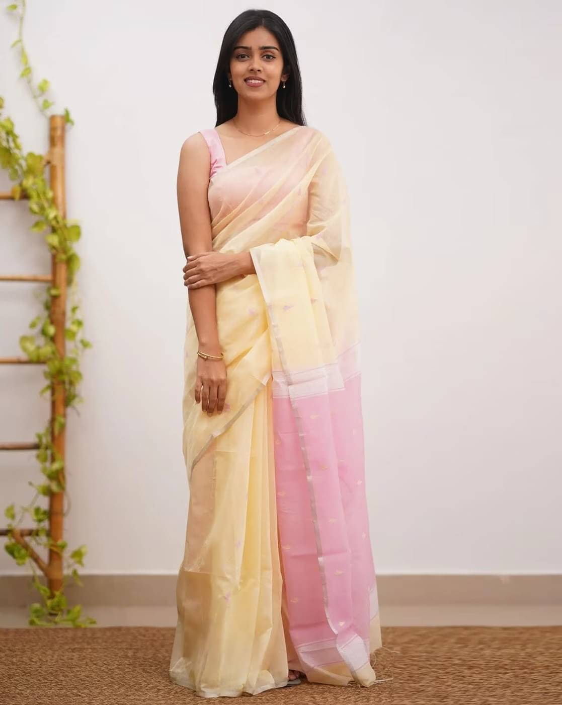 Apnisha Chanderi Colorblock Saree With Unstitched Blouse Piece ( Multicolor ) Apnisha Chanderi Colorblock Saree With Unstitched Blouse Piece ( Multicolor )