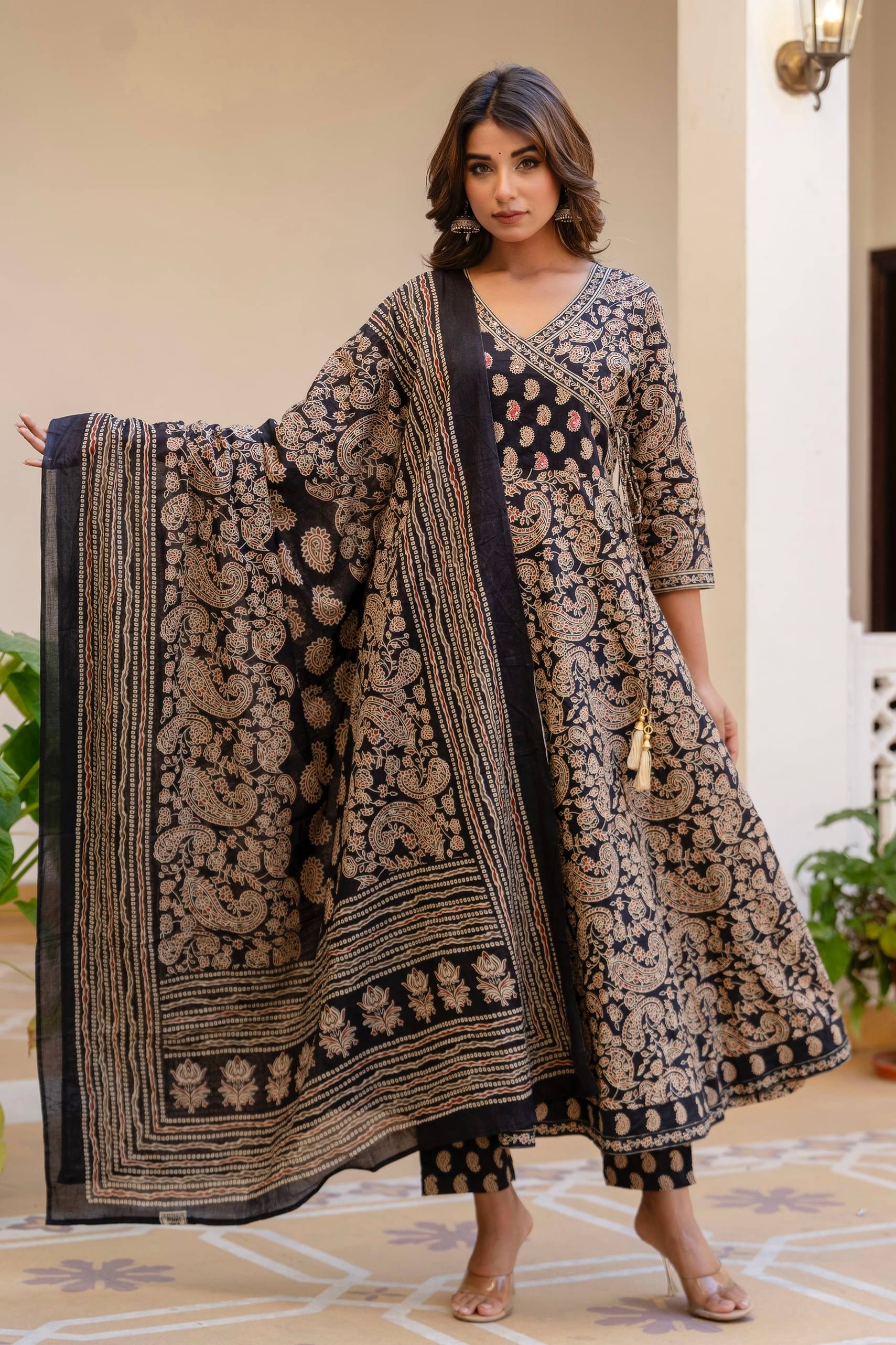     			Kohsh Cotton Printed Kurti With Pants Women's Stitched Salwar Suit - Black ( Pack of 1 )