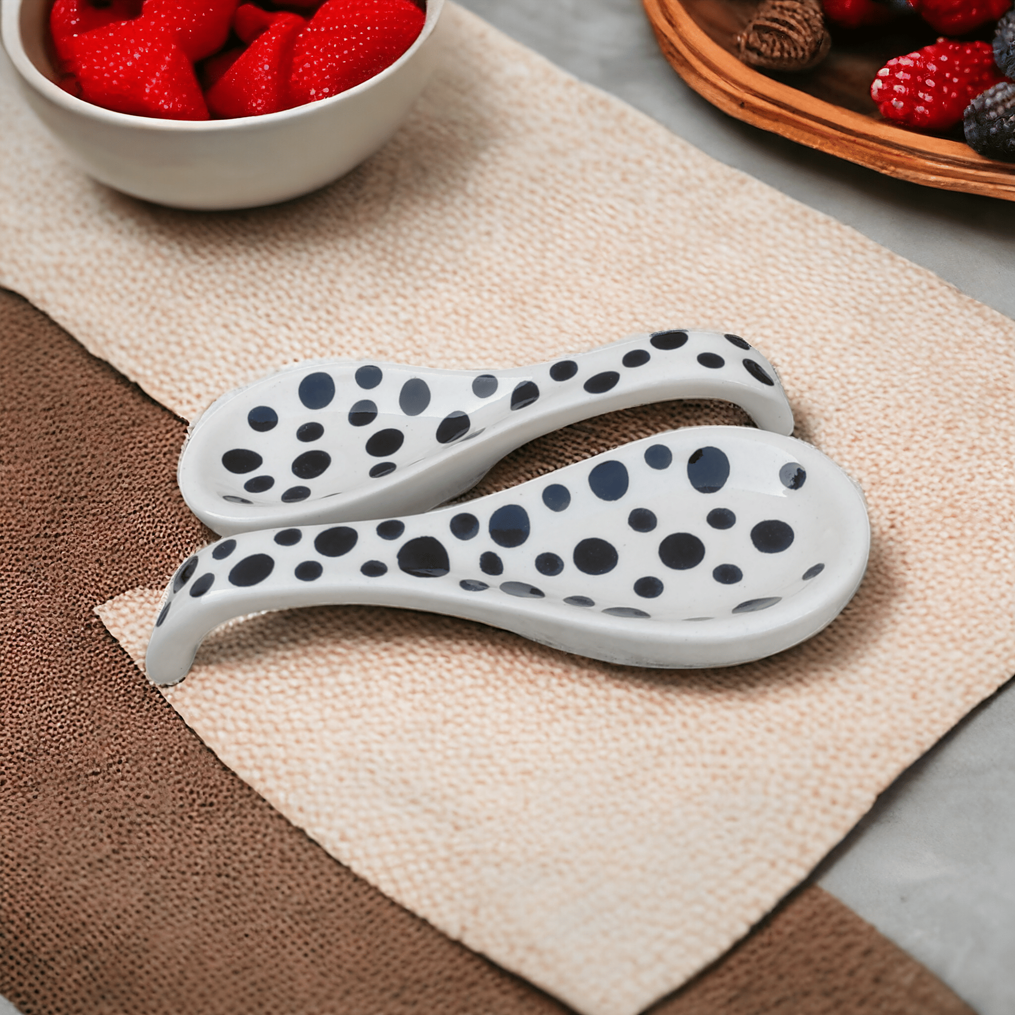     			Malaikah Blk Polka Lng Spn Ceramic Printed Serving Spoon Black ( Pack of 2 )