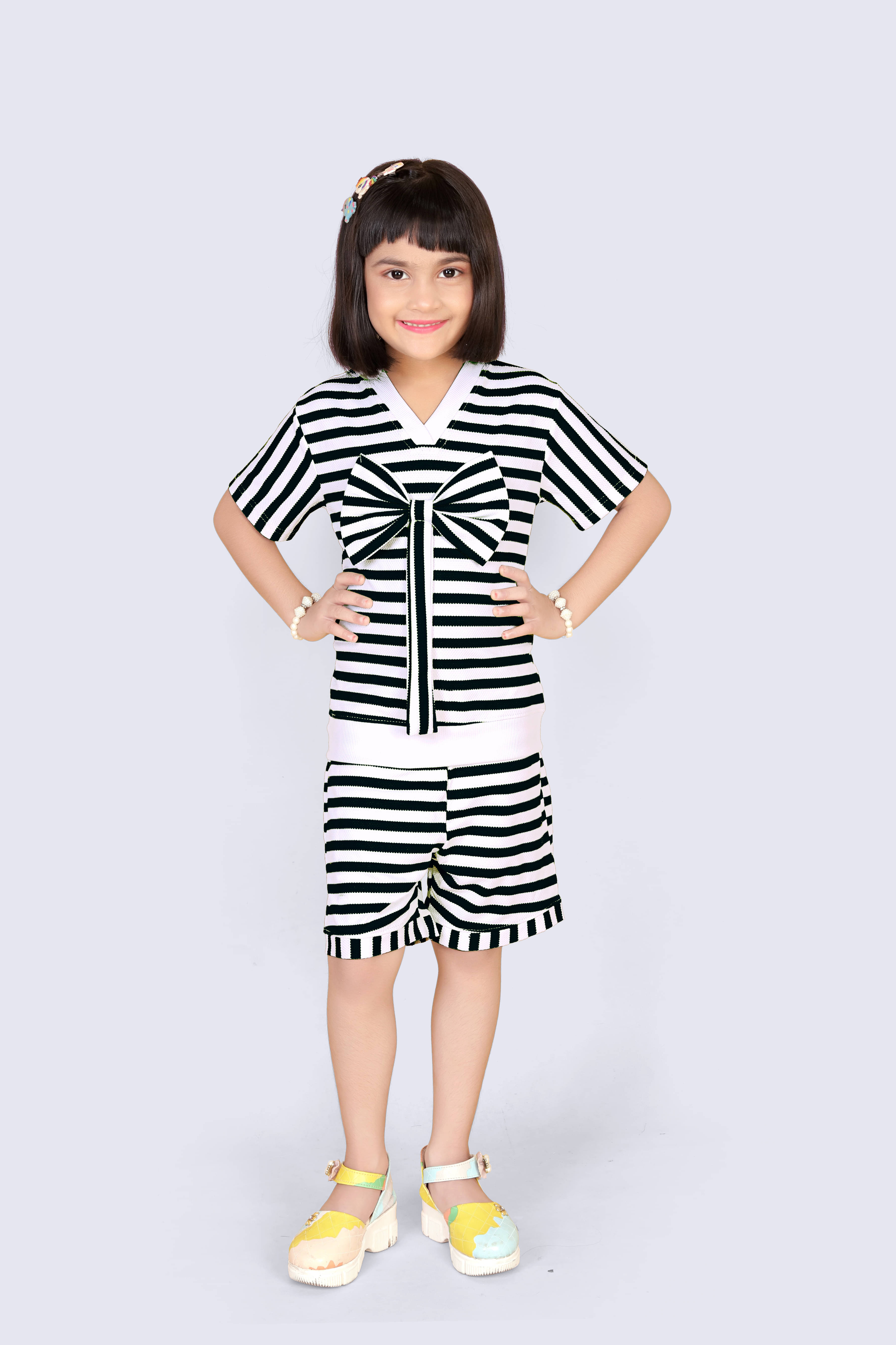 PORPY Pack of 1 Girls Cotton Blend T-shirt & Shorts ( Black ) PORPY Pack of 1 Girls Cotton Blend T-shirt & Shorts ( Black )