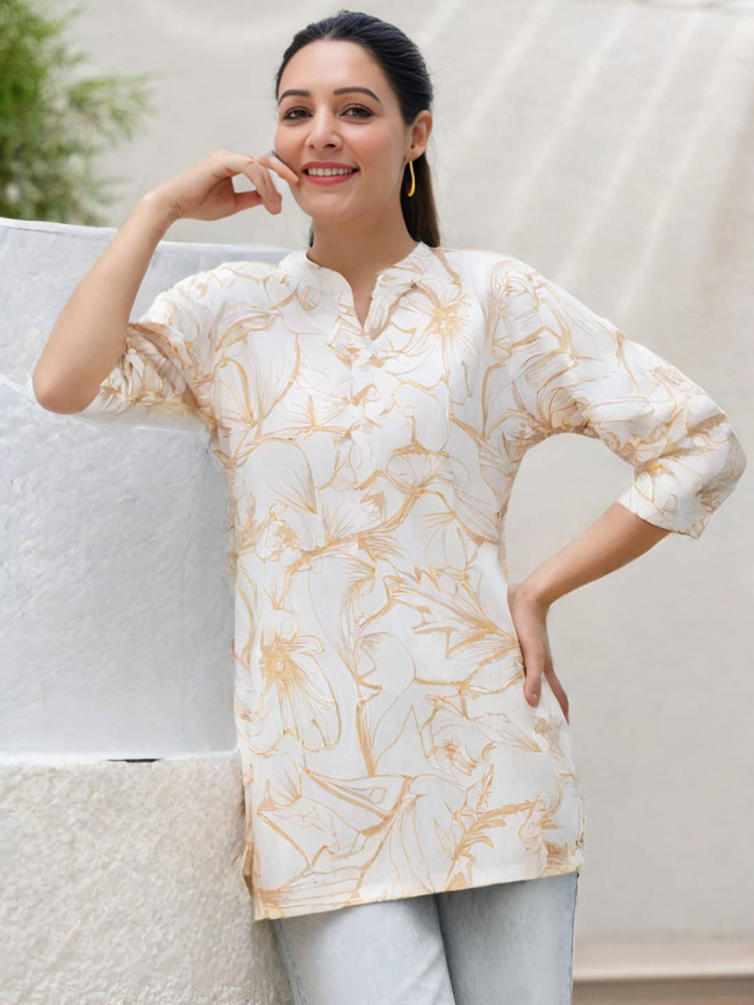MAYKR Pack of 1 Cotton Printed Straight Women's Kurti - ( Yellow ) MAYKR Pack of 1 Cotton Printed Straight Women's Kurti - ( Yellow )