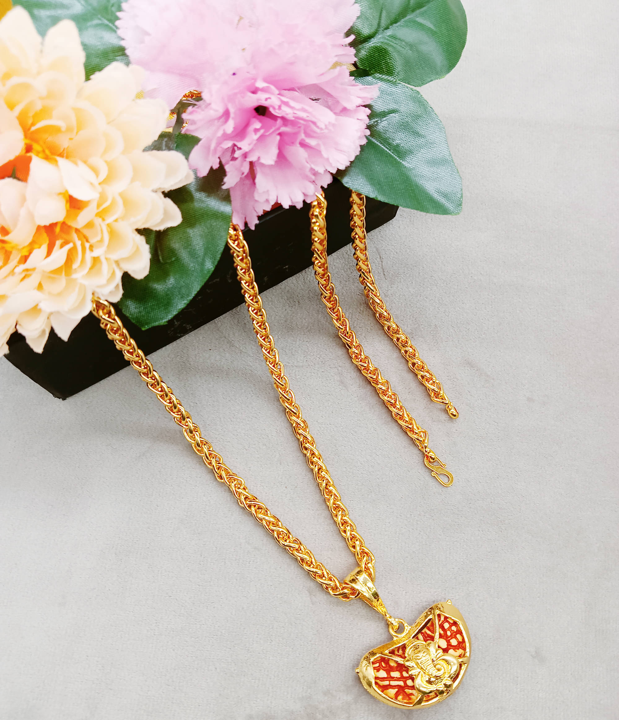 RANEM Golden Pendant set ( Pack of 1 ) RANEM Golden Pendant set ( Pack of 1 )