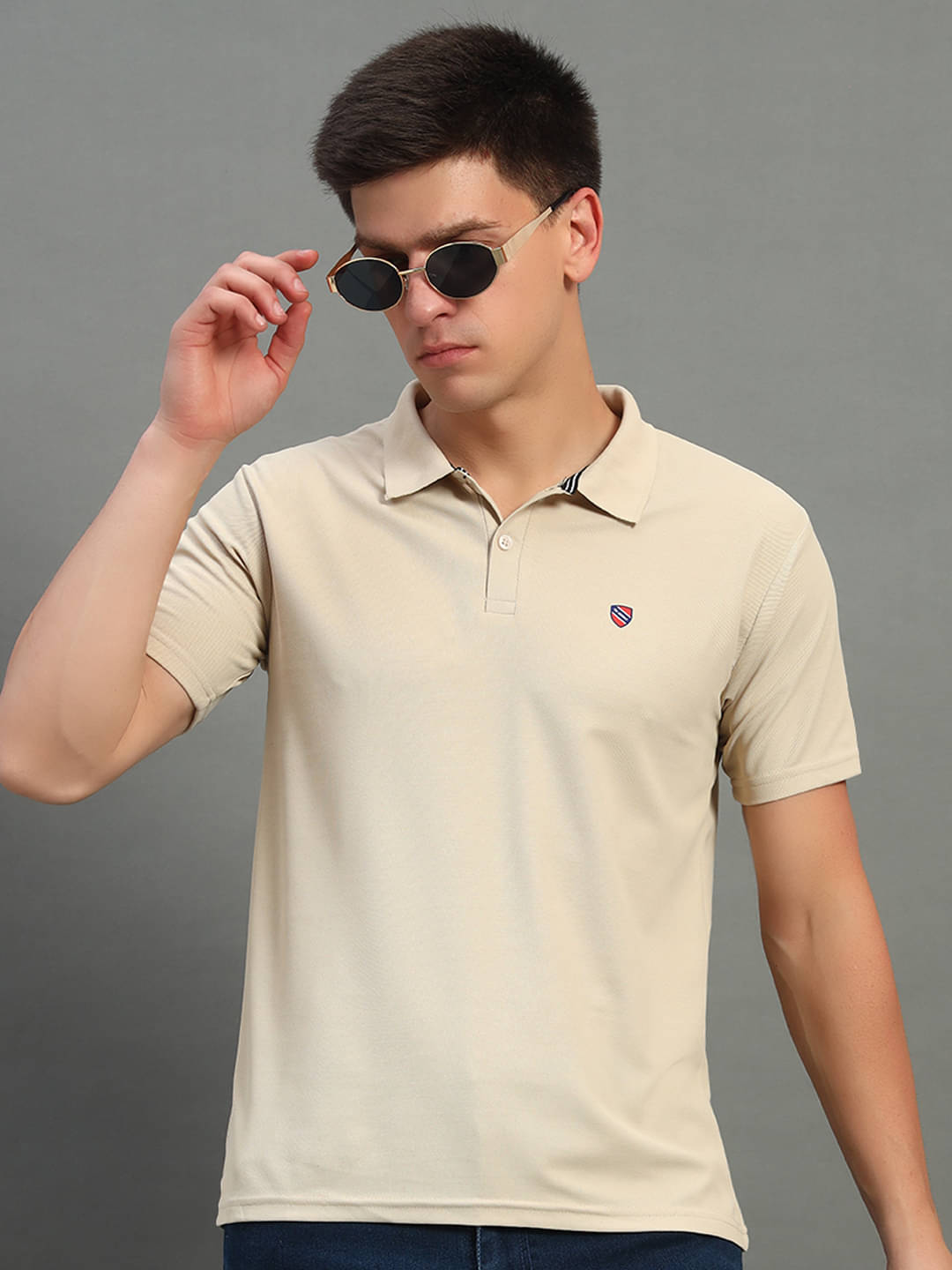 THE CASUALS Pack of 1 Cotton Blend Regular Fit Solid Half Sleeves Men's Polo T Shirt ( Beige ) THE CASUALS Pack of 1 Cotton Blend Regular Fit Solid Half Sleeves Men's Polo T Shirt ( Beige )