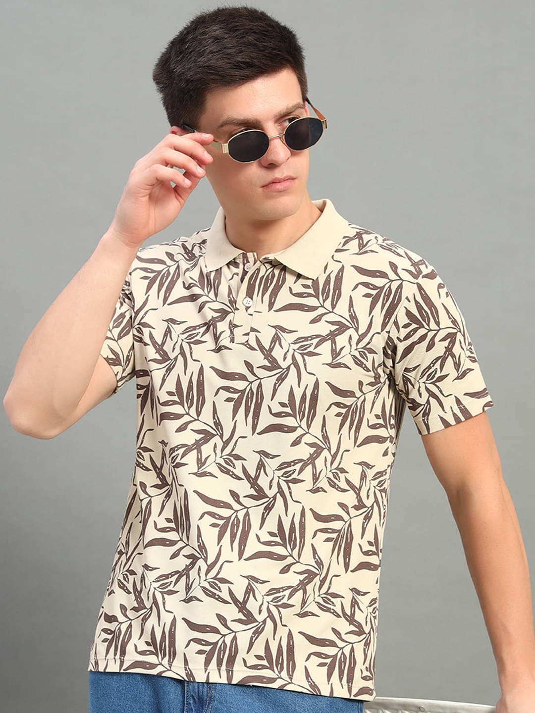 THE CASUALS Pack of 1 Cotton Blend Regular Fit Printed Half Sleeves Men's Polo T Shirt ( Beige ) THE CASUALS Pack of 1 Cotton Blend Regular Fit Printed Half Sleeves Men's Polo T Shirt ( Beige )