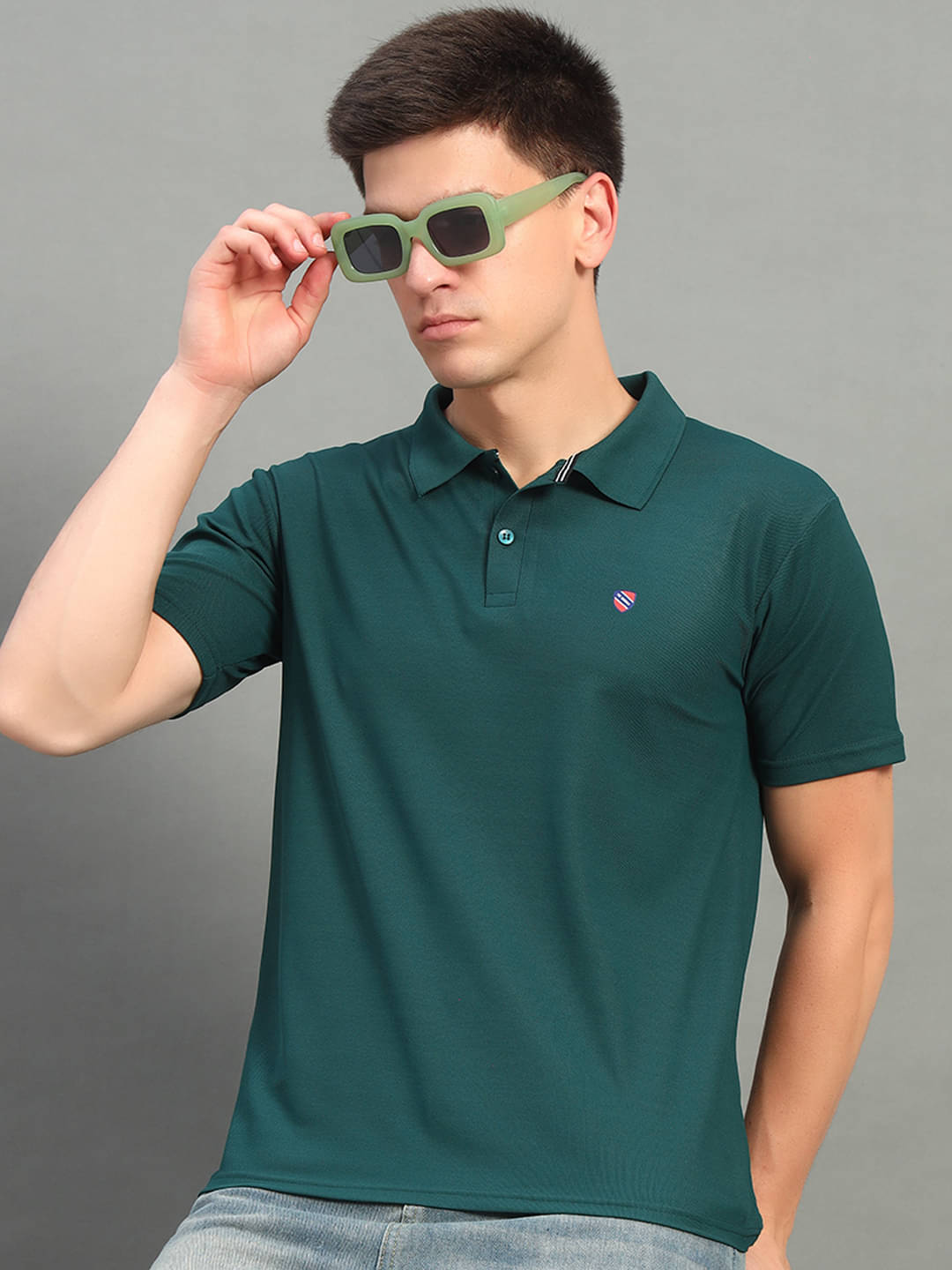 THE CASUALS Pack of 1 Cotton Blend Regular Fit Solid Half Sleeves Men's Polo T Shirt ( Green ) THE CASUALS Pack of 1 Cotton Blend Regular Fit Solid Half Sleeves Men's Polo T Shirt ( Green )