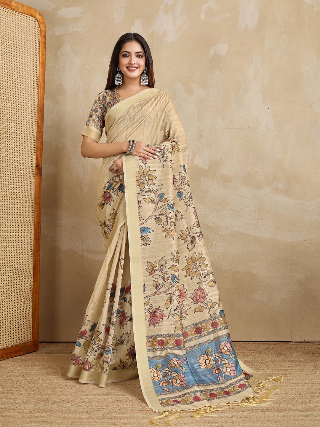 Doi Moi Silk Blend Printed Saree With Unstitched Blouse Piece ( Beige ) Doi Moi Silk Blend Printed Saree With Unstitched Blouse Piece ( Beige )