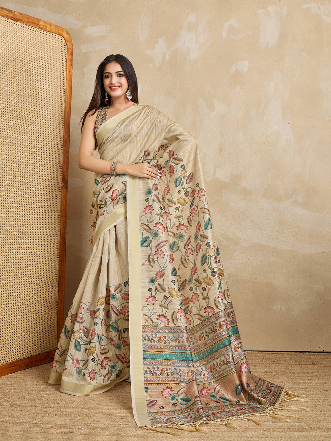     			Doi Moi Silk Blend Printed Saree With Unstitched Blouse Piece ( Cream )