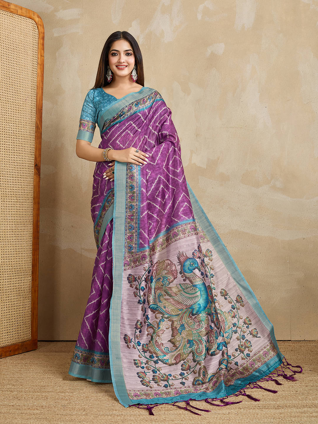     			Doi Moi Silk Blend Printed Saree With Unstitched Blouse Piece ( Magenta )