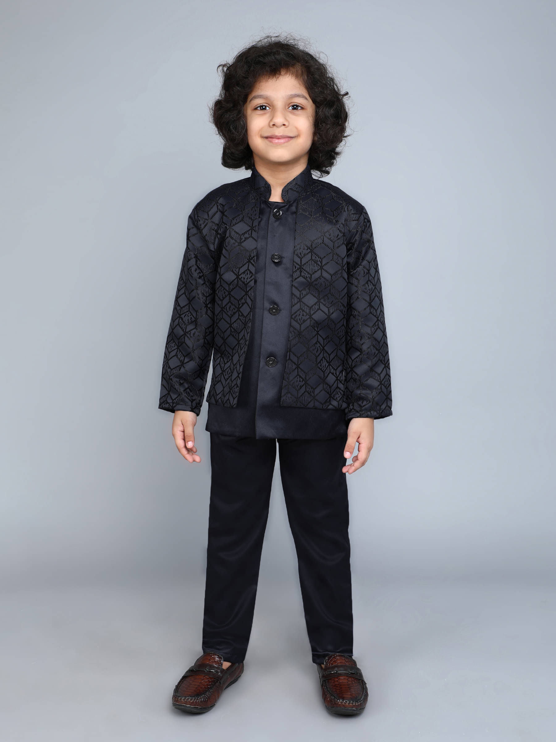     			Fourfolds Boys Polyester Suit ( Pack of 1 , Black )