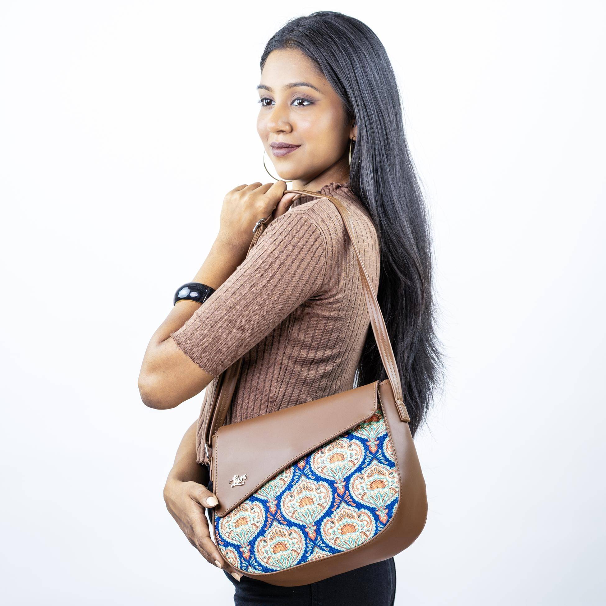     			Livro Sling Bag Jute Set of 1 ( Maroon )