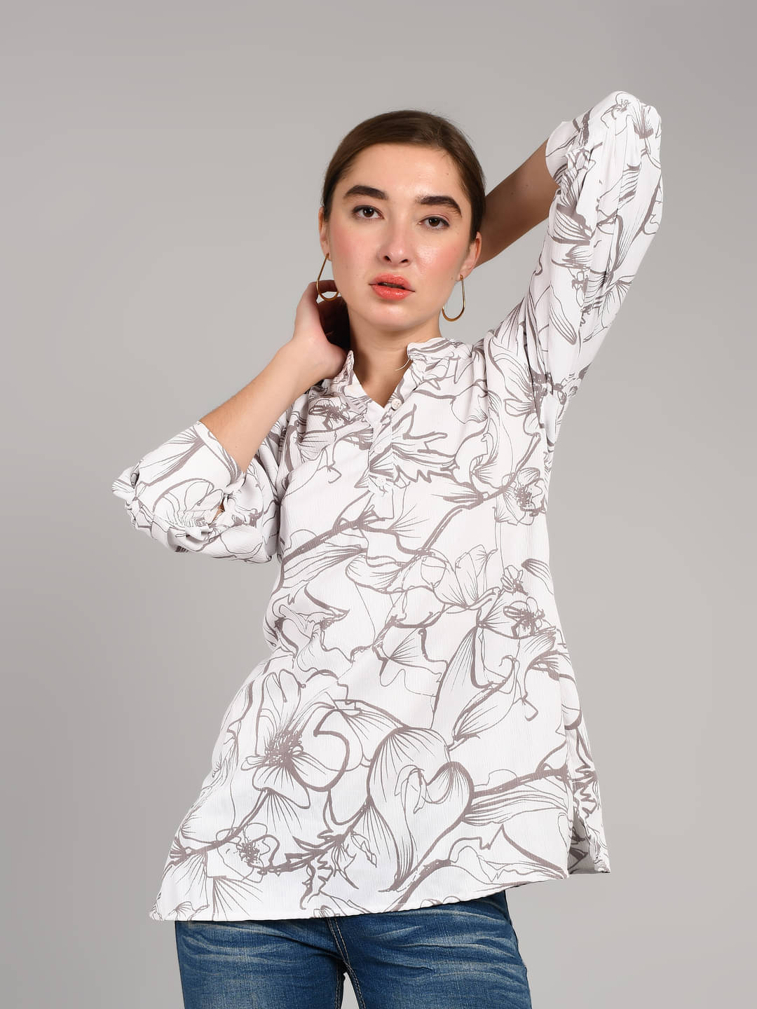 PLUS PARADISE Pack of 1 Cotton Printed Straight Women's Kurti - ( Grey ) PLUS PARADISE Pack of 1 Cotton Printed Straight Women's Kurti - ( Grey )
