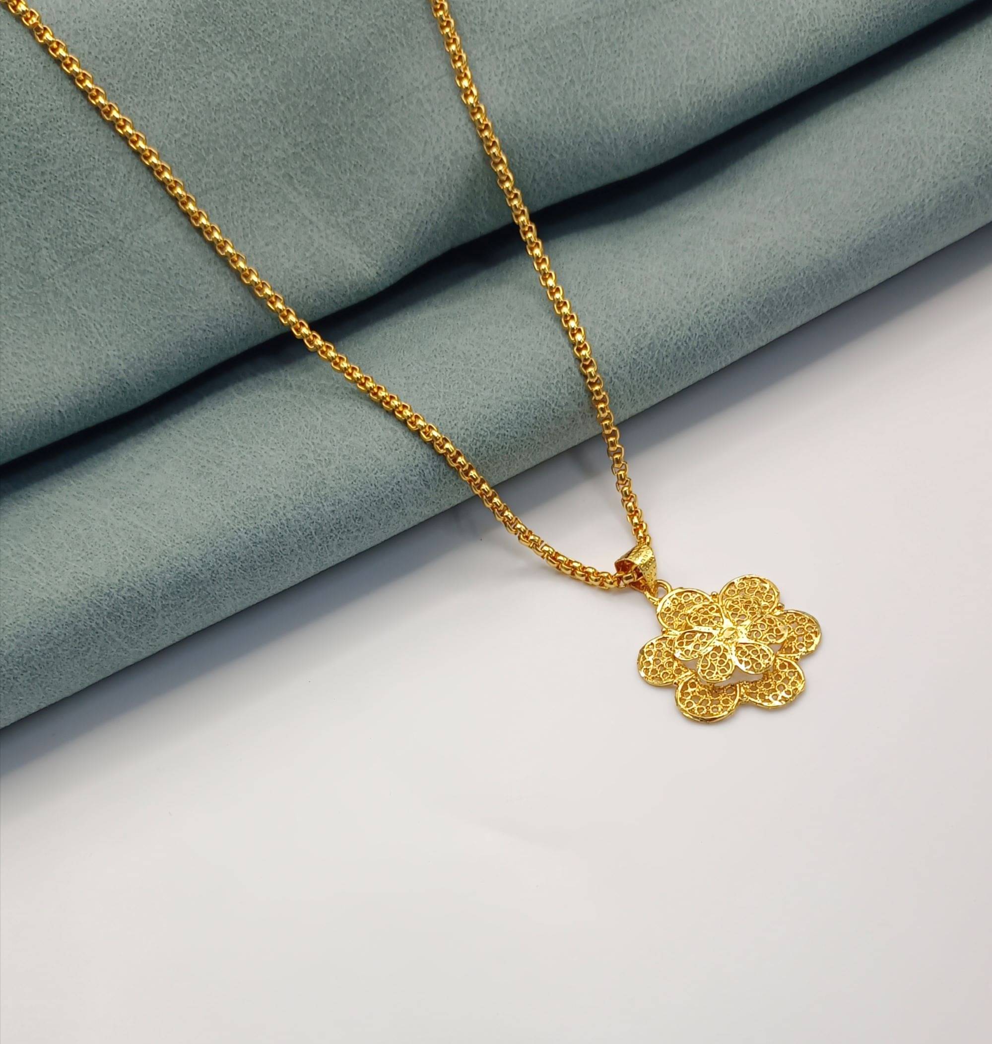 RANEM Gold Pendant set ( Pack of 1 ) RANEM Gold Pendant set ( Pack of 1 )