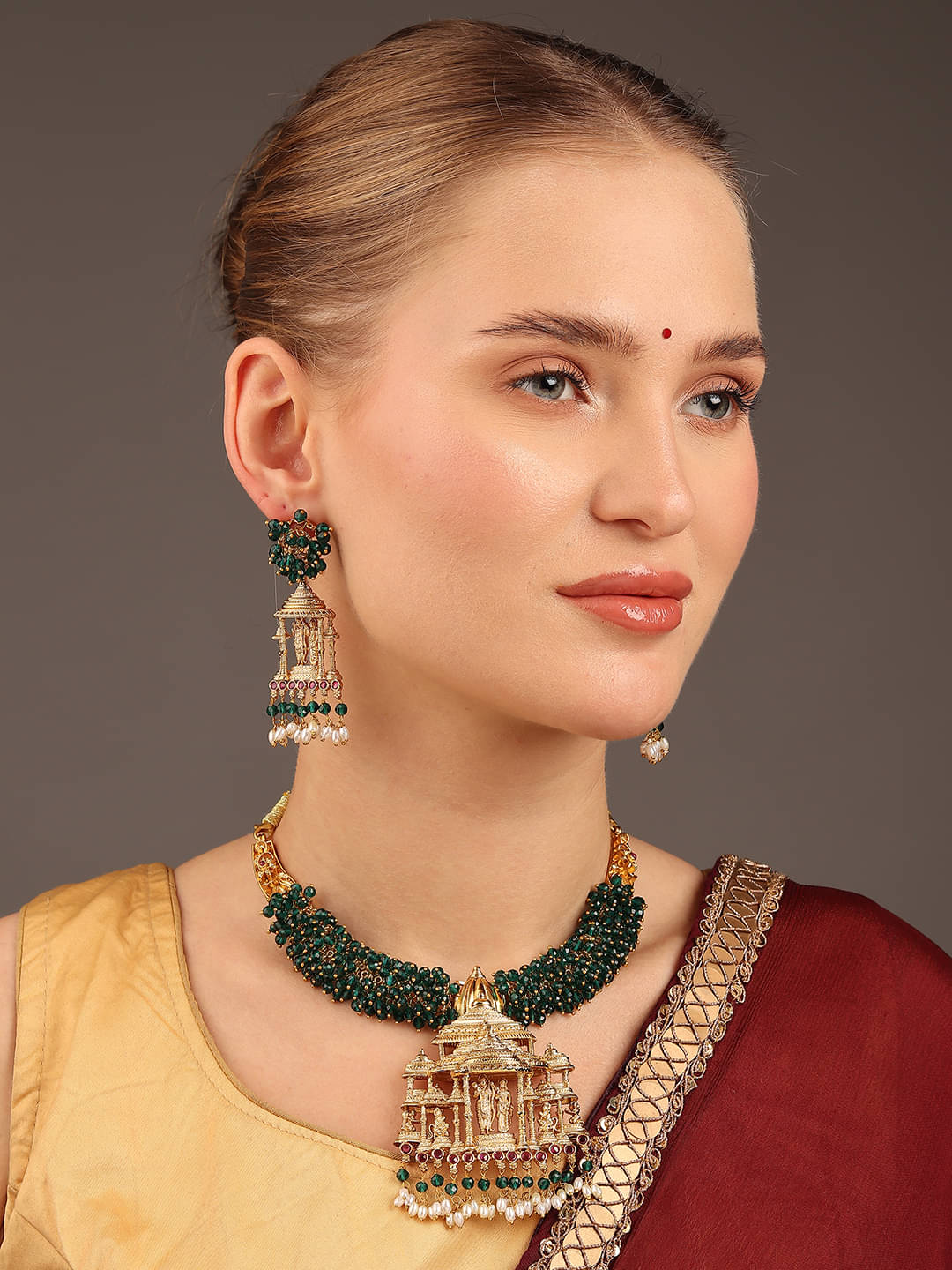     			Rhosyn Green Religious Pendant With Chain ( Pack of 1 )